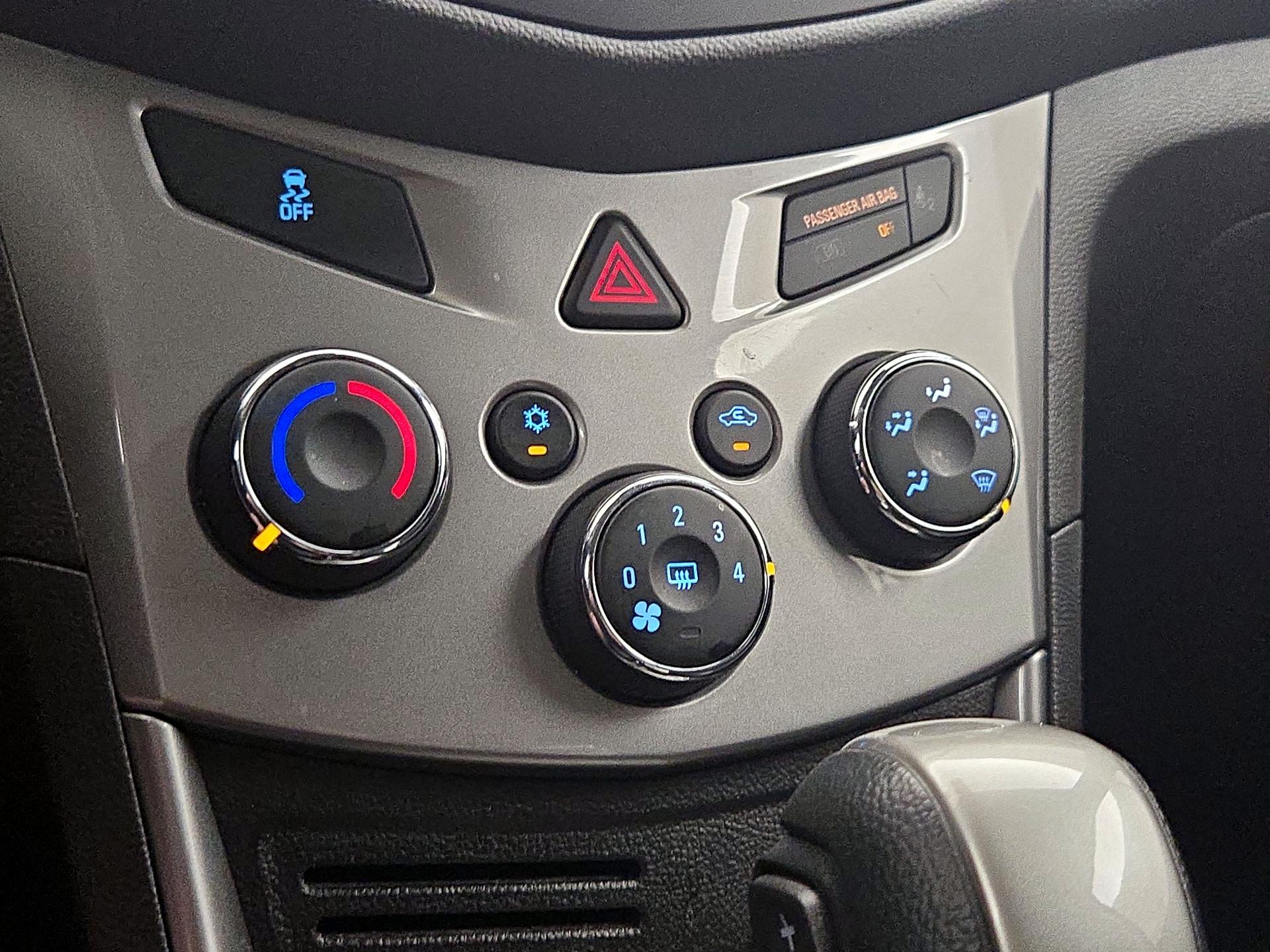 Thumbnail: 2016 Chevrolet Trax - 16