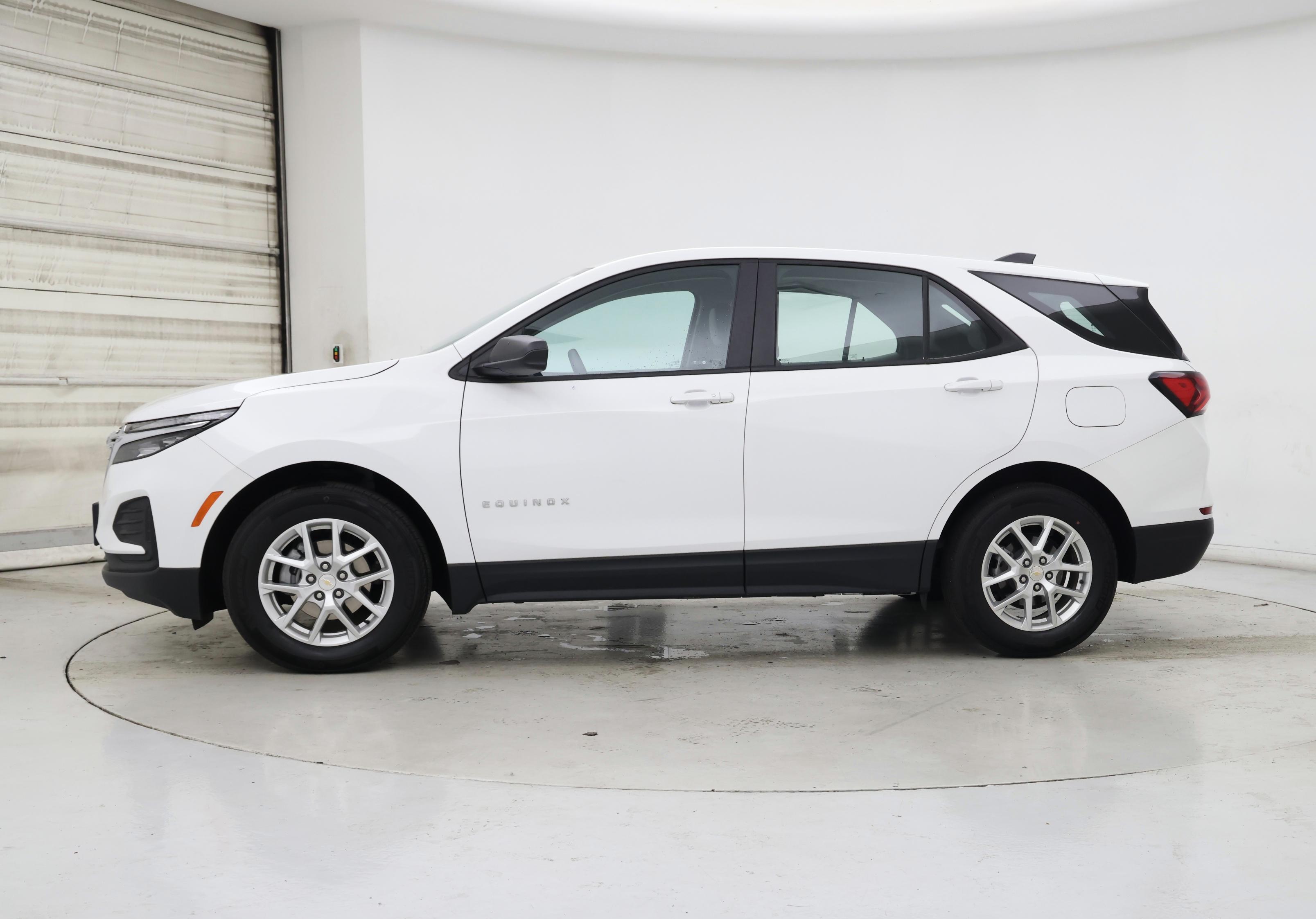Thumbnail: 2023 Chevrolet Equinox - 3