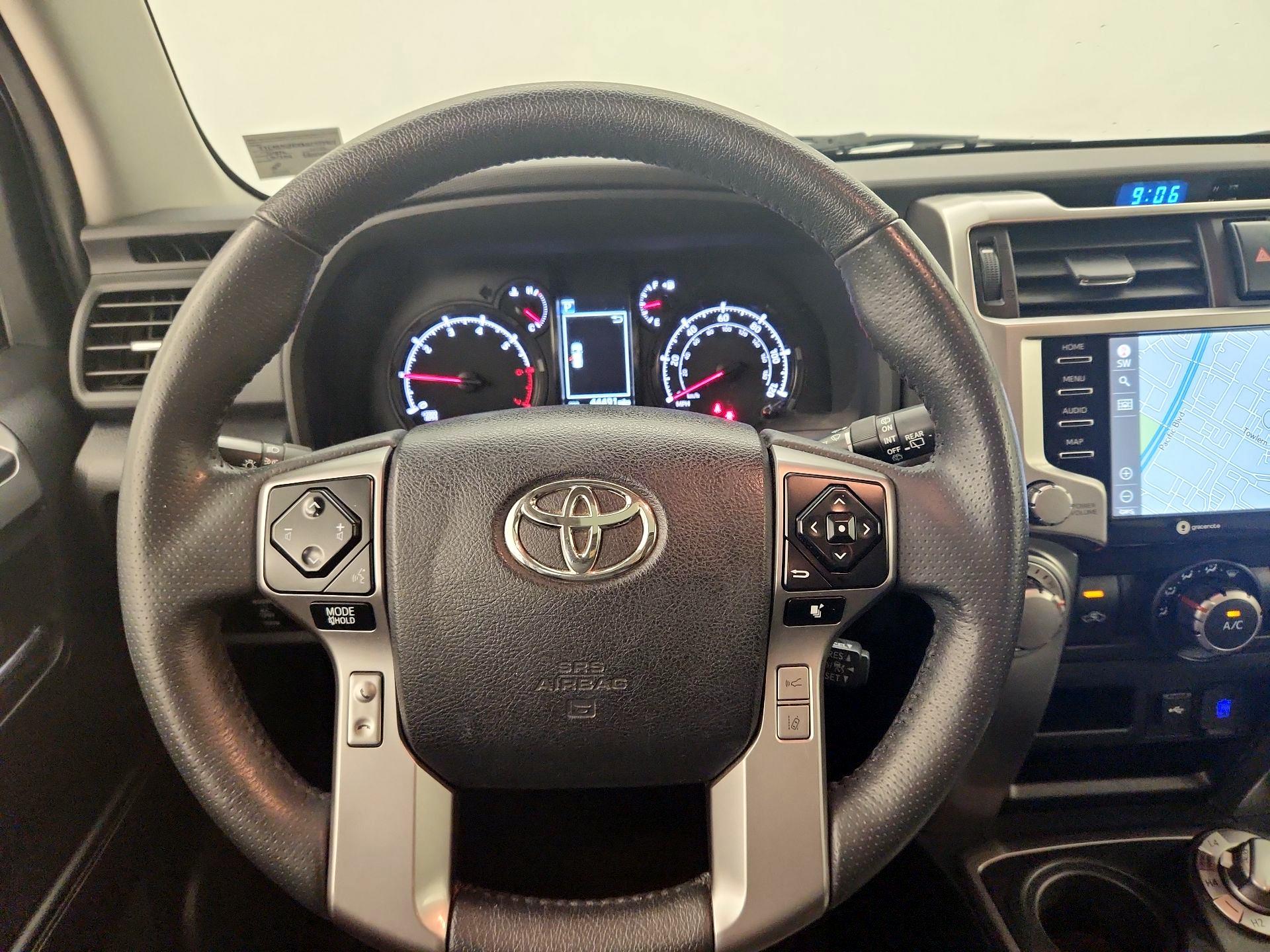 Thumbnail: 2022 Toyota 4Runner - 10