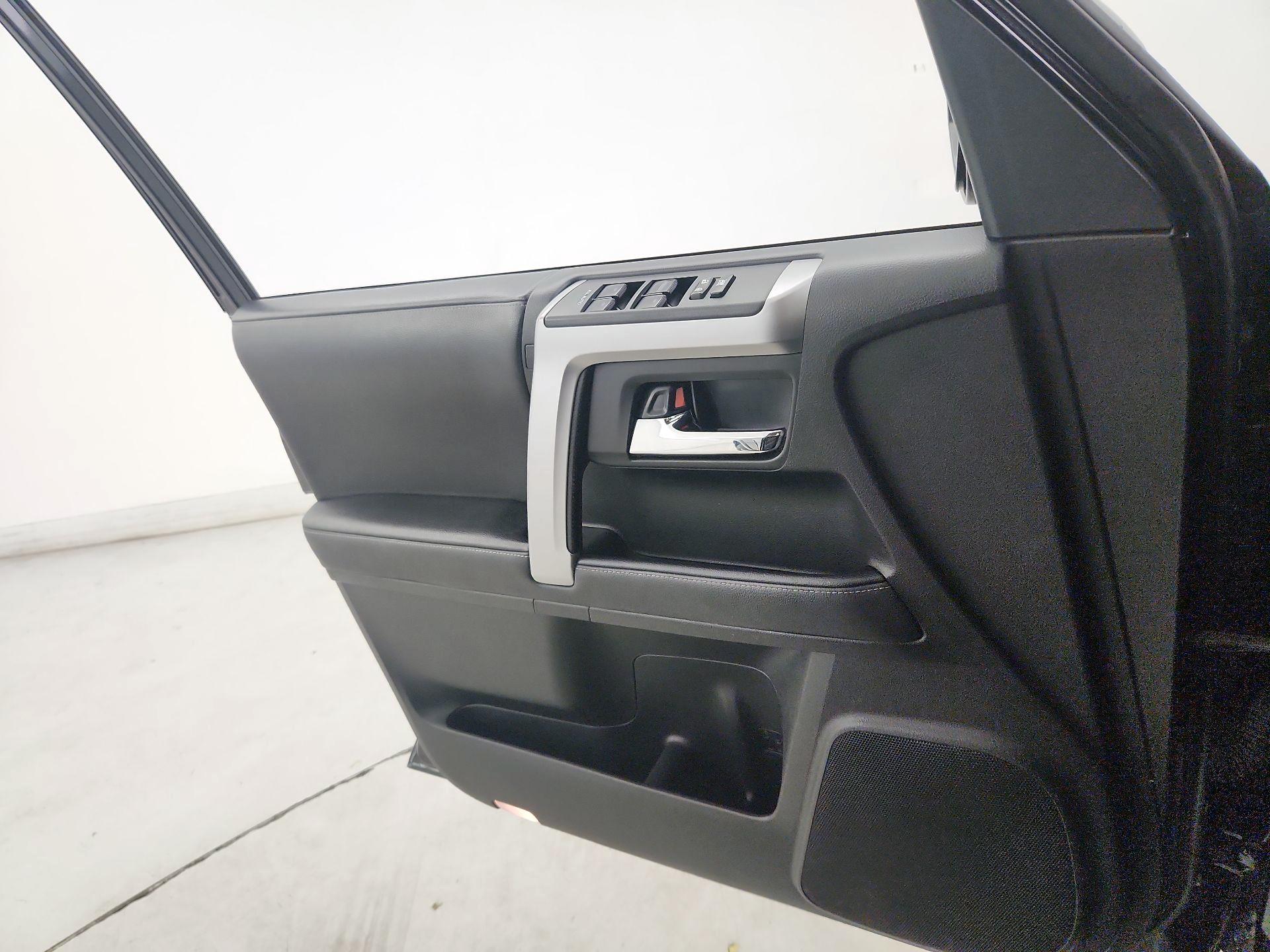 Thumbnail: 2022 Toyota 4Runner - 12