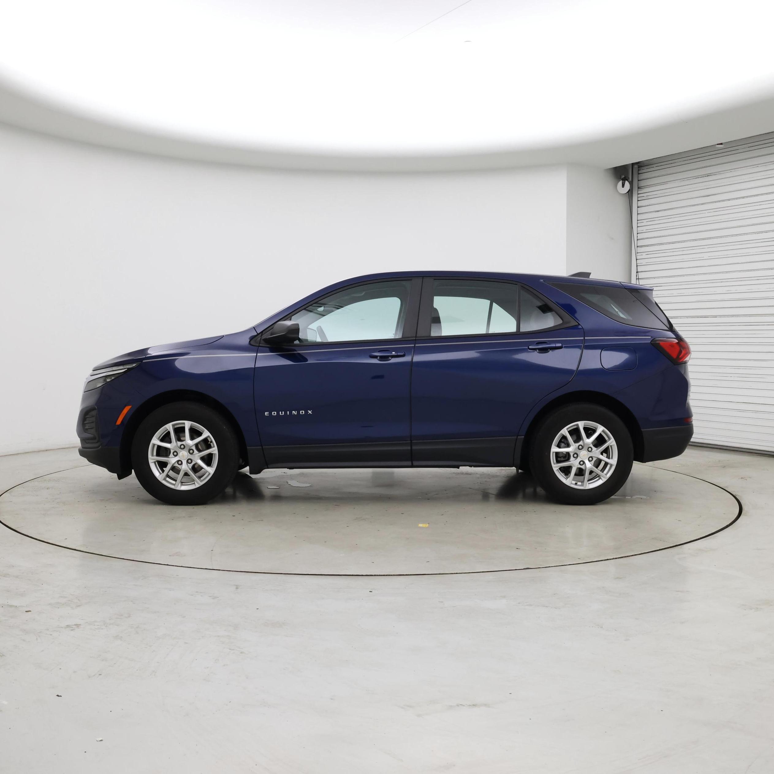 Thumbnail: 2023 Chevrolet Equinox - 3
