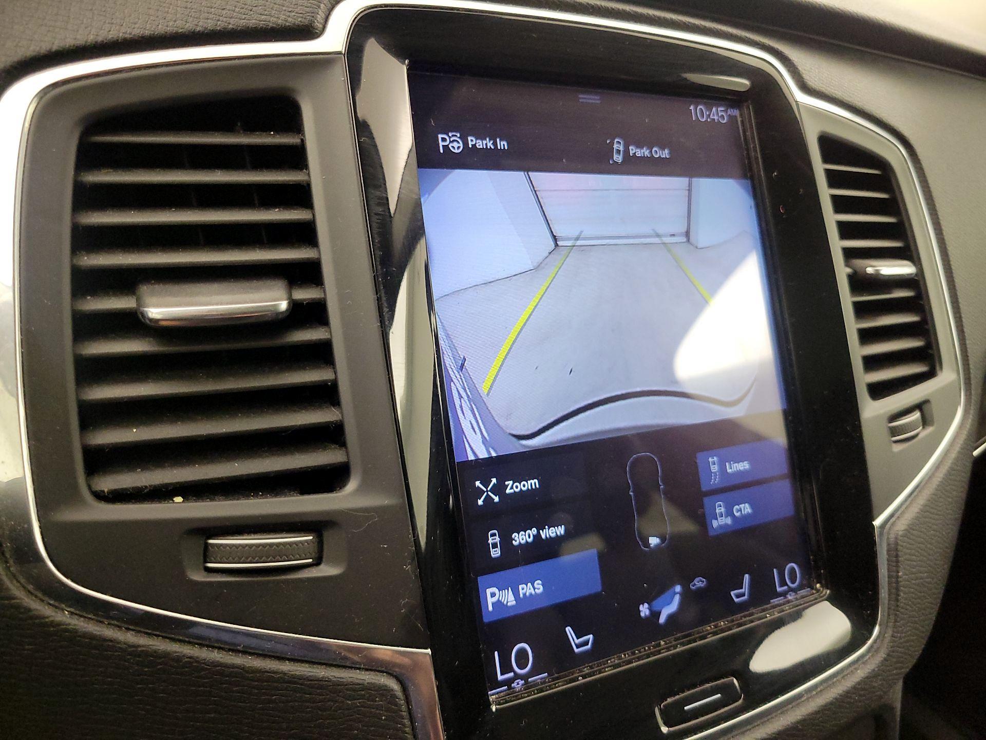 Thumbnail: 2018 Volvo XC90 - 15