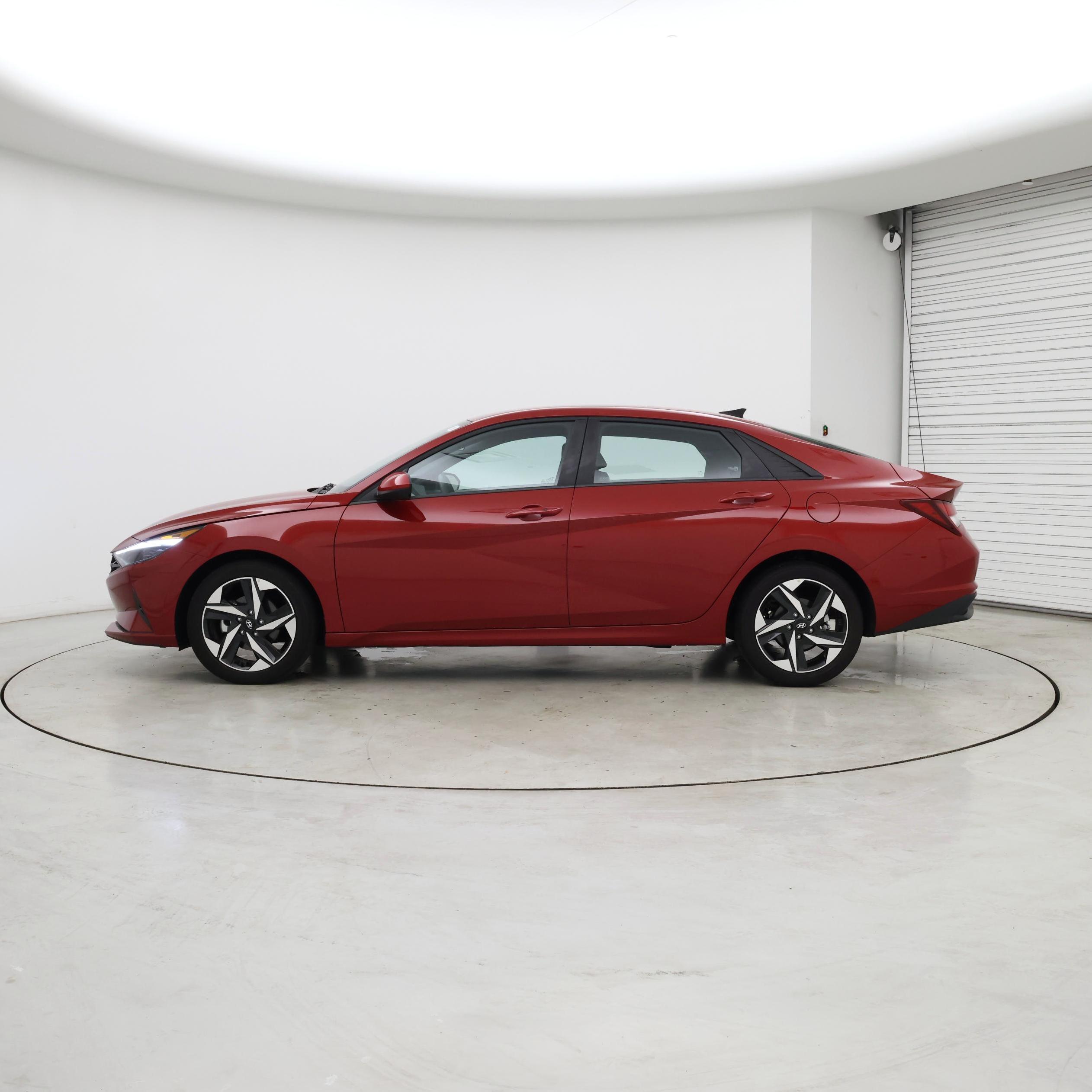 Thumbnail: 2023 Hyundai Elantra - 3