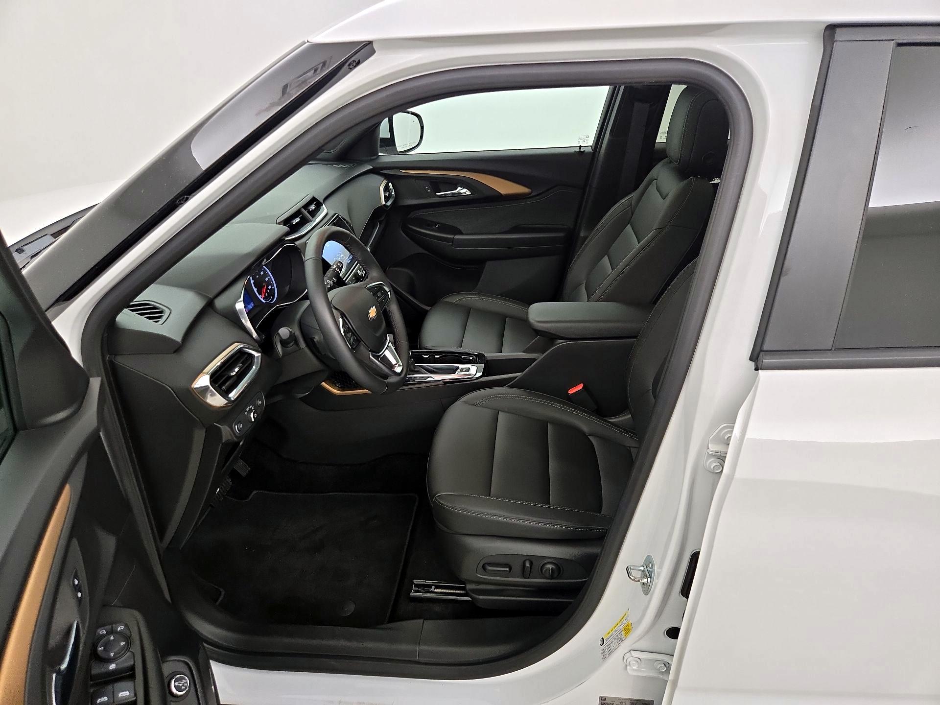Thumbnail: 2023 Chevrolet TrailBlazer - 11