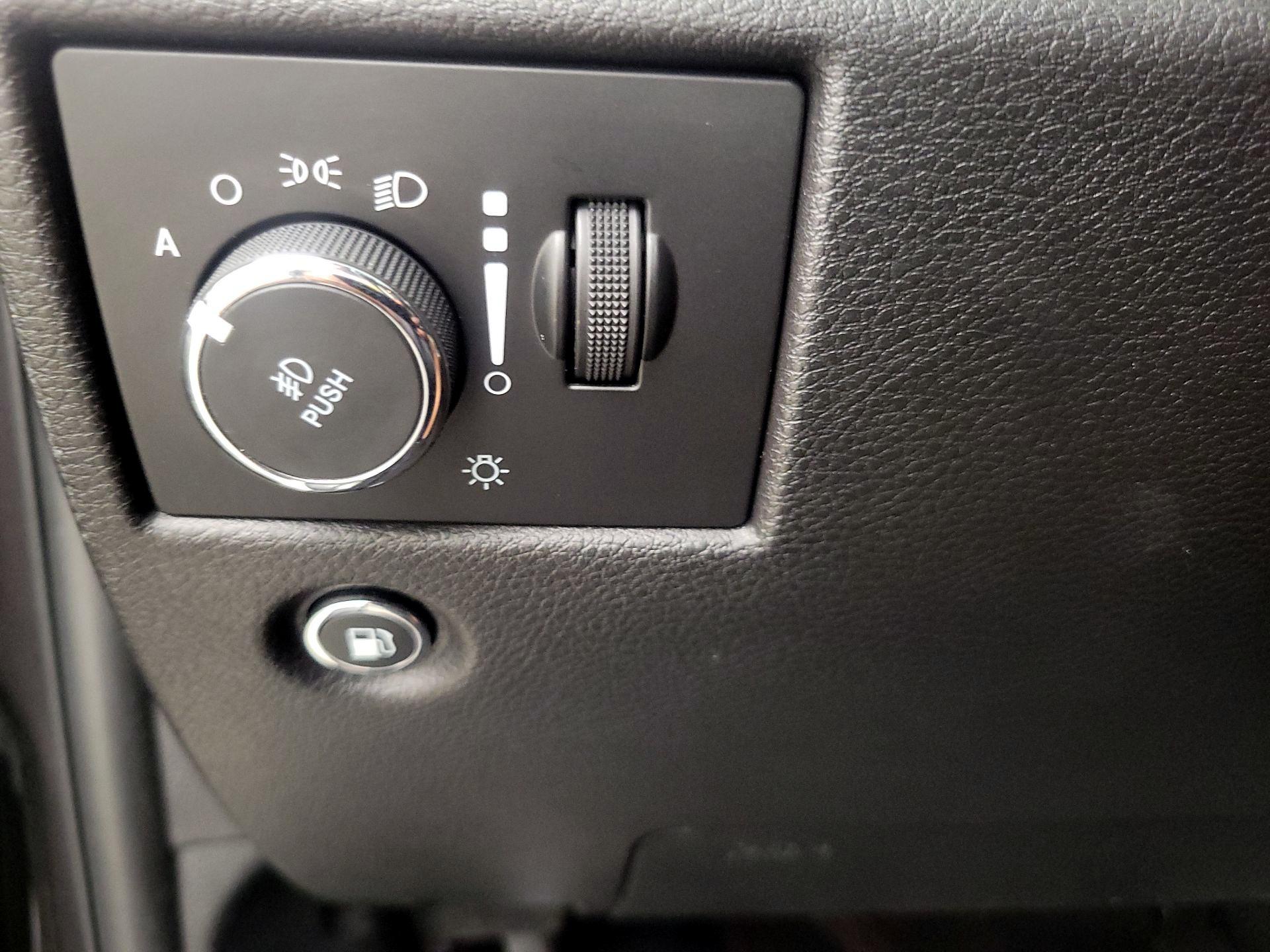 Thumbnail: 2020 Jeep Grand Cherokee - 13