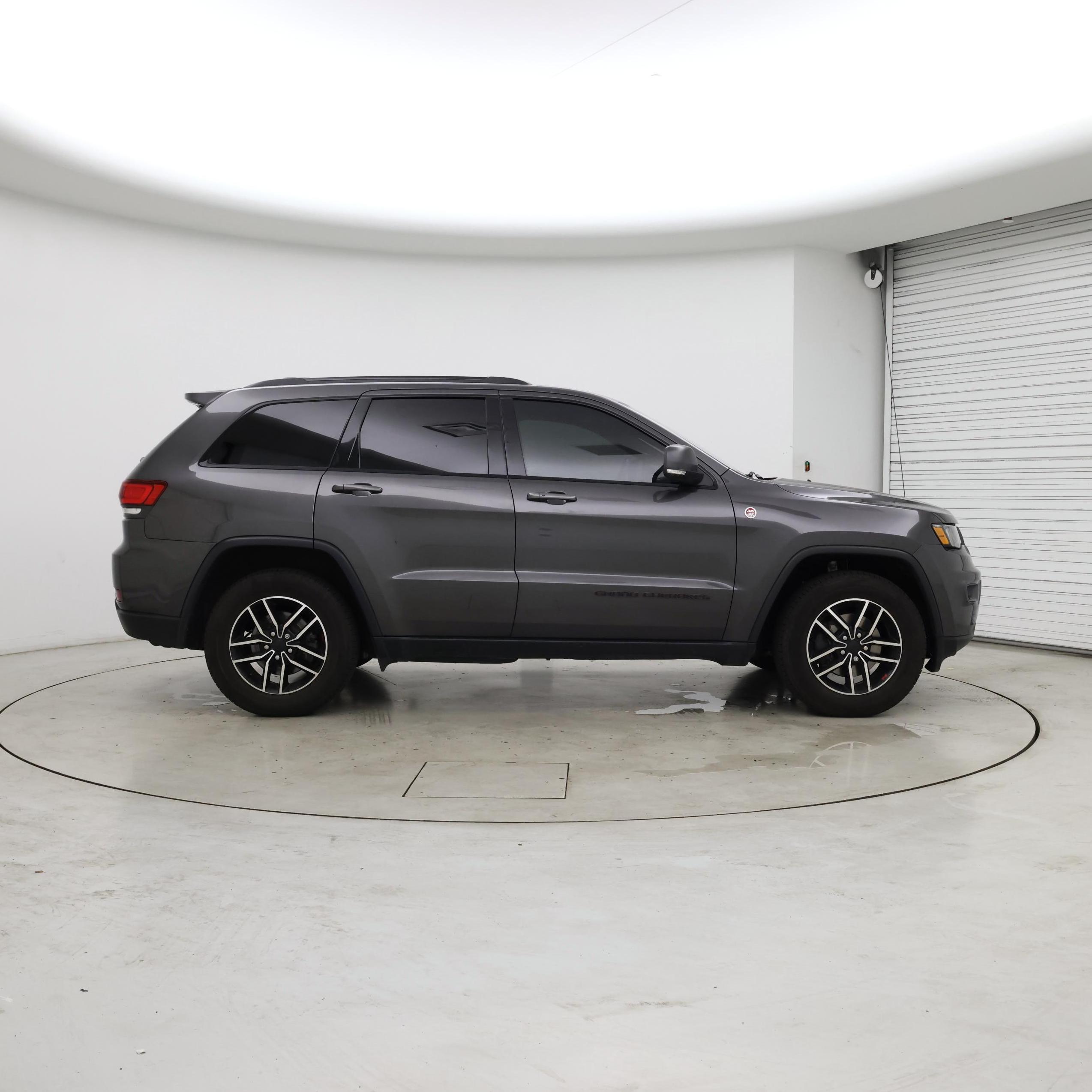 Thumbnail: 2020 Jeep Grand Cherokee - 7
