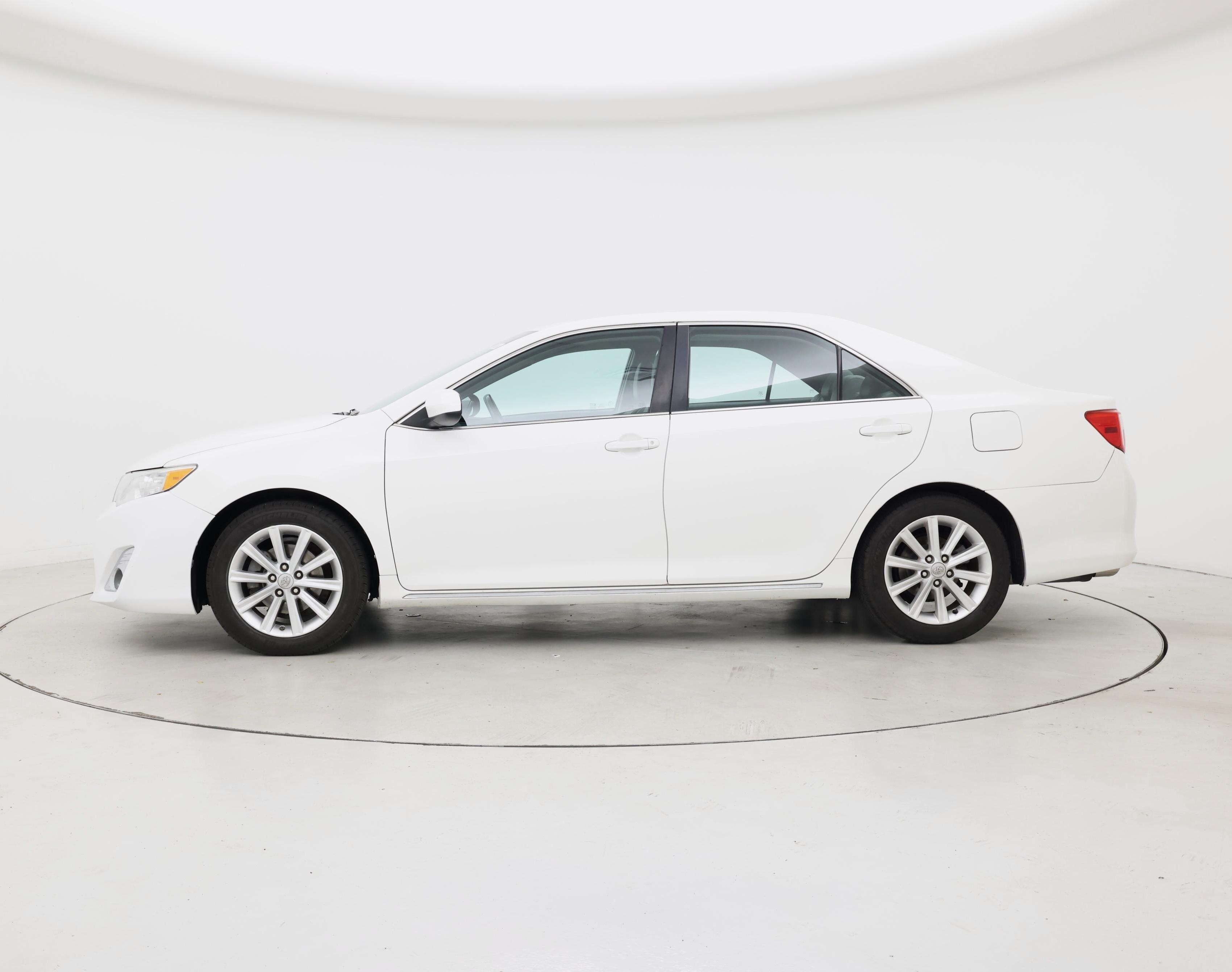 Thumbnail: 2014 Toyota Camry - 3