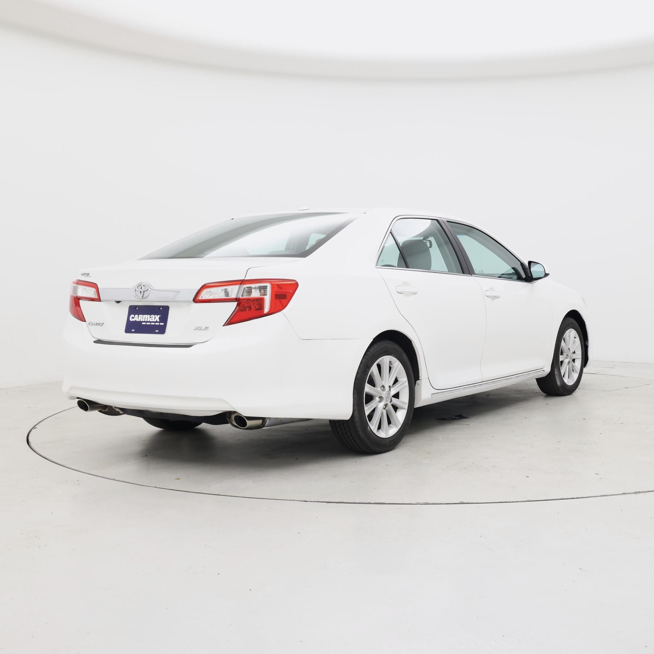 Thumbnail: 2014 Toyota Camry - 8