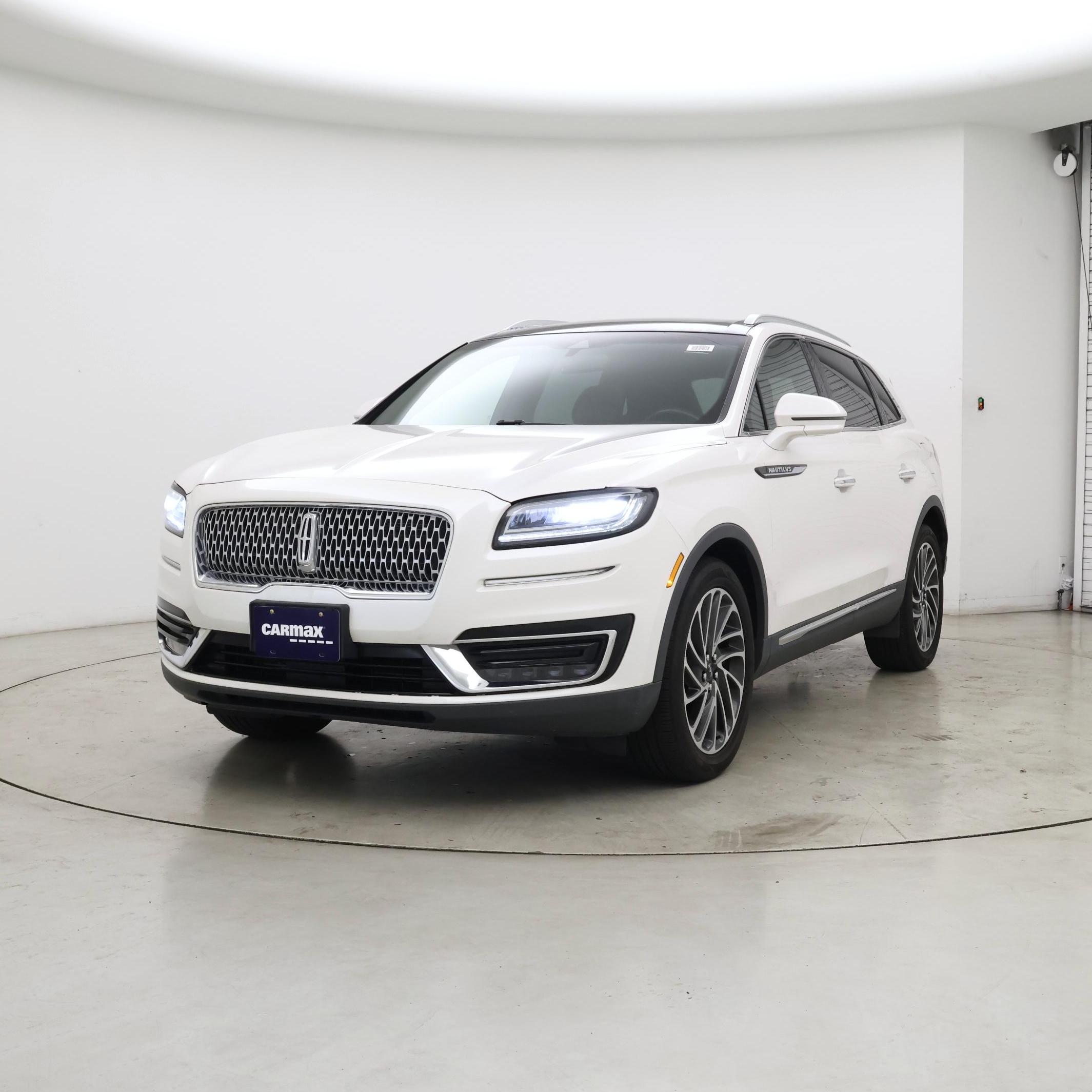 Thumbnail: 2019 Lincoln Nautilus - 4