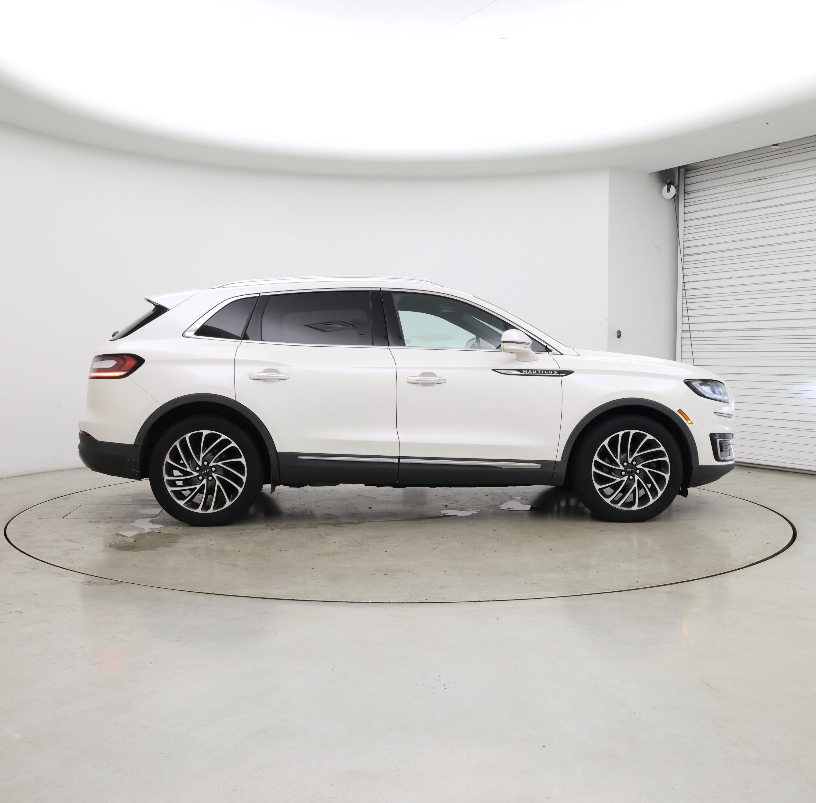 Thumbnail: 2019 Lincoln Nautilus - 7