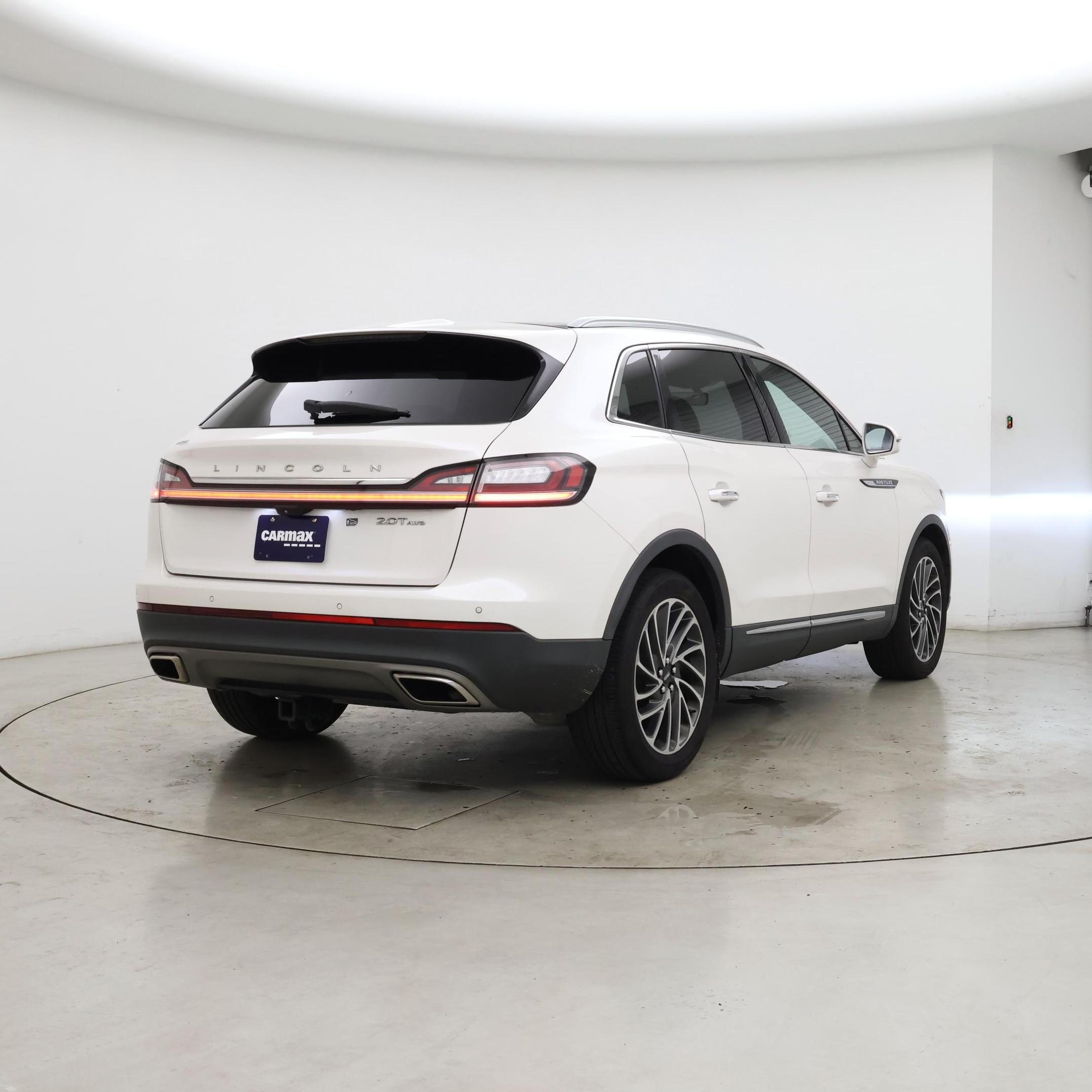 Thumbnail: 2019 Lincoln Nautilus - 8