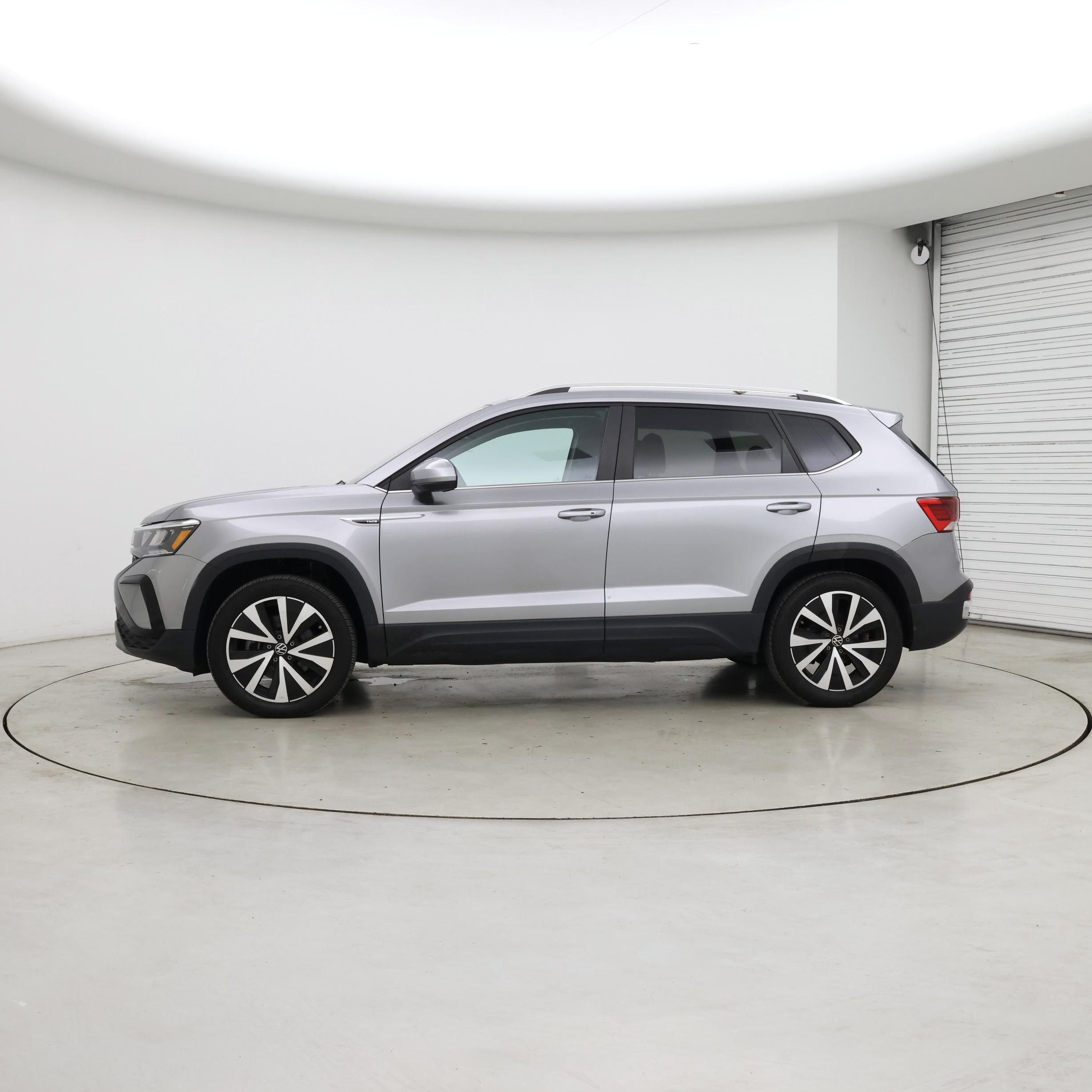 Thumbnail: 2023 Volkswagen Taos - 3