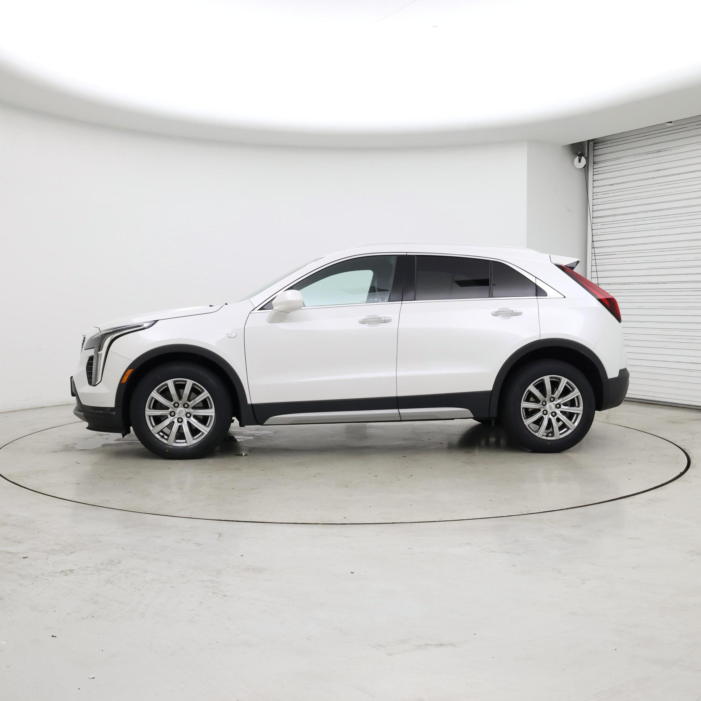 Thumbnail: 2019 Cadillac XT4 - 3