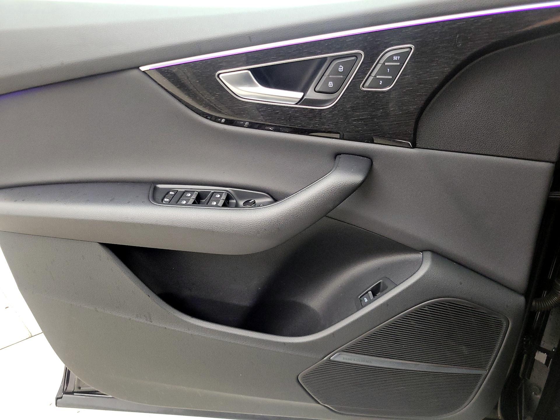 Thumbnail: 2019 Audi Q8 - 12