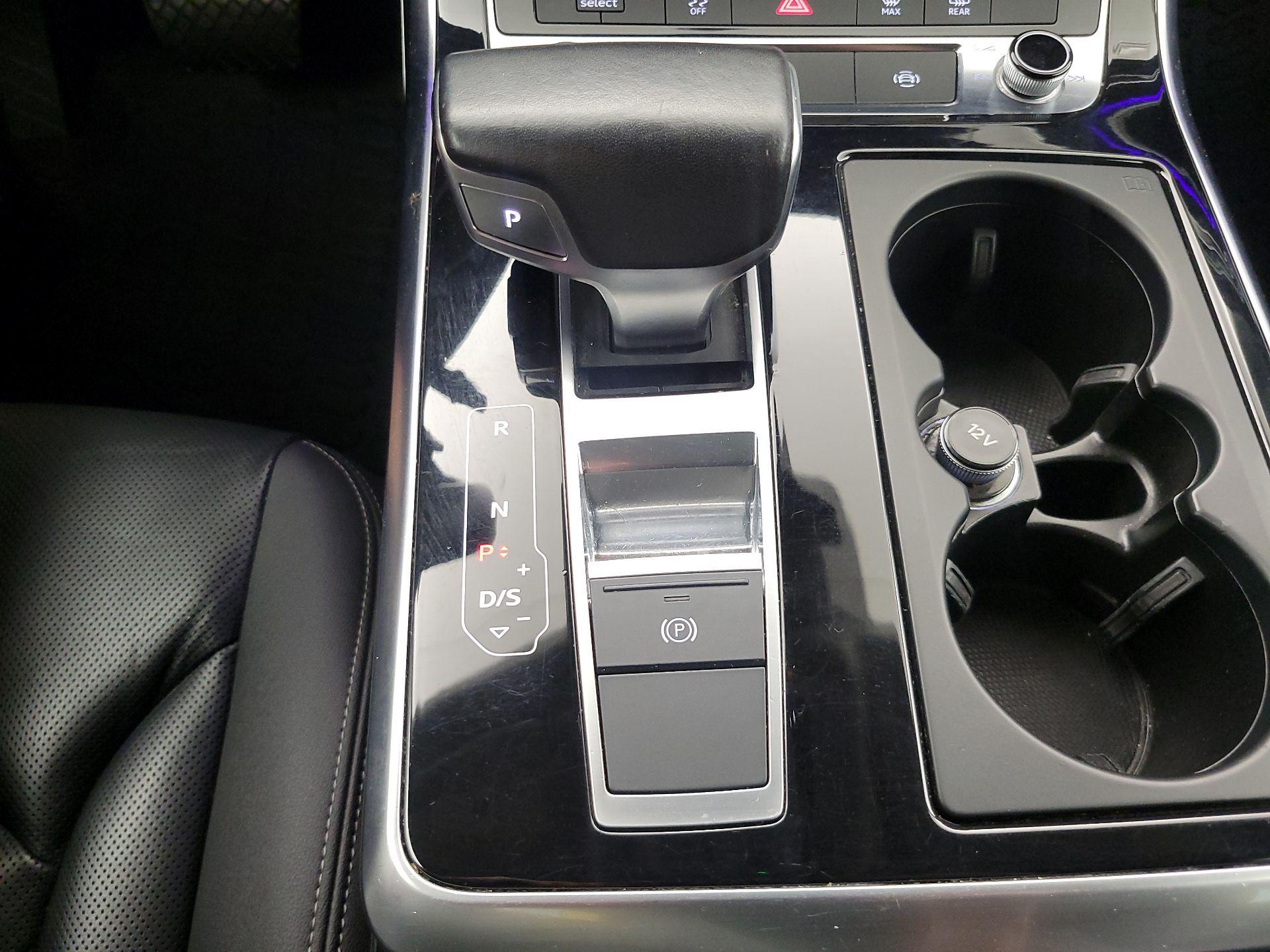 Thumbnail: 2019 Audi Q8 - 18