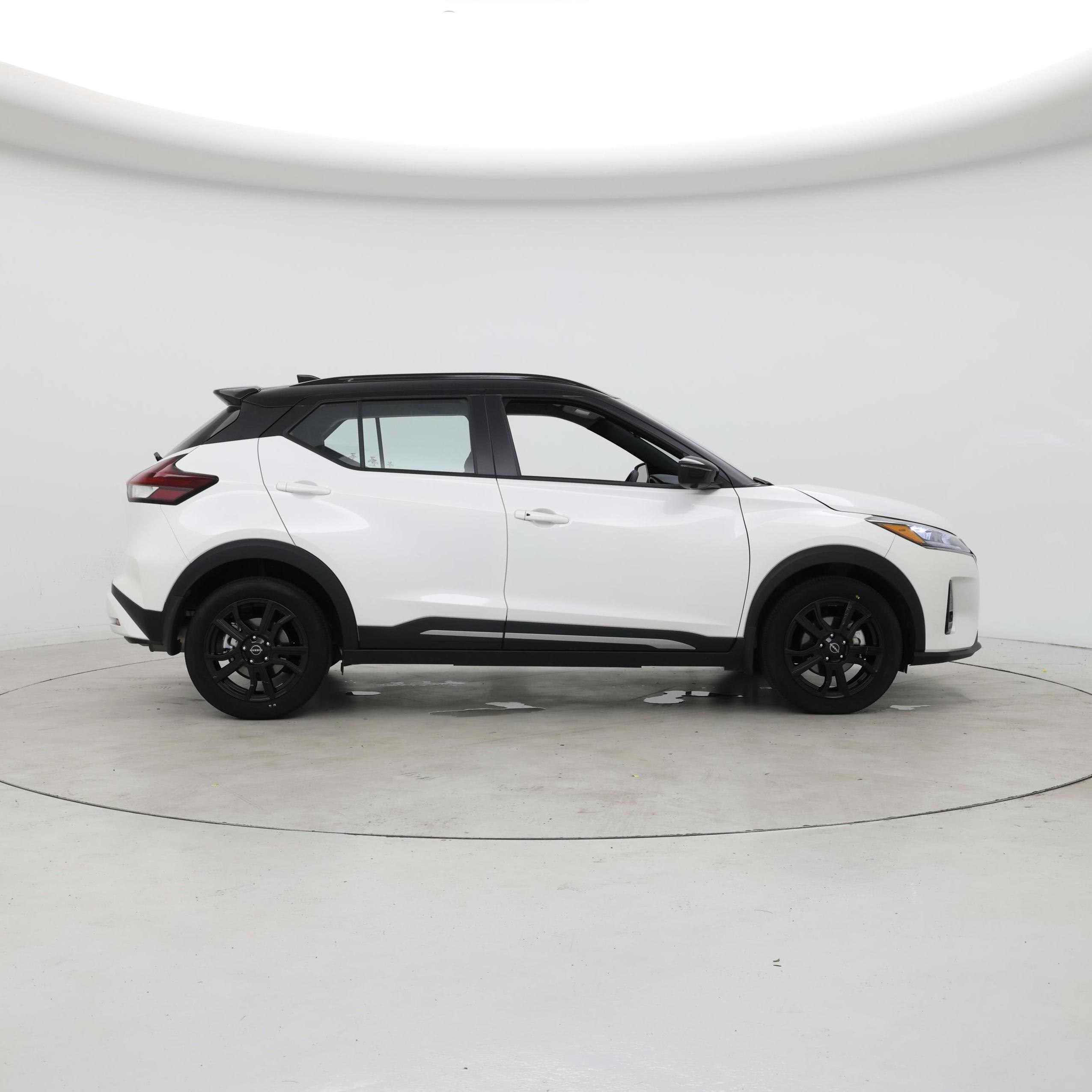 Thumbnail: 2024 Nissan Kicks - 7