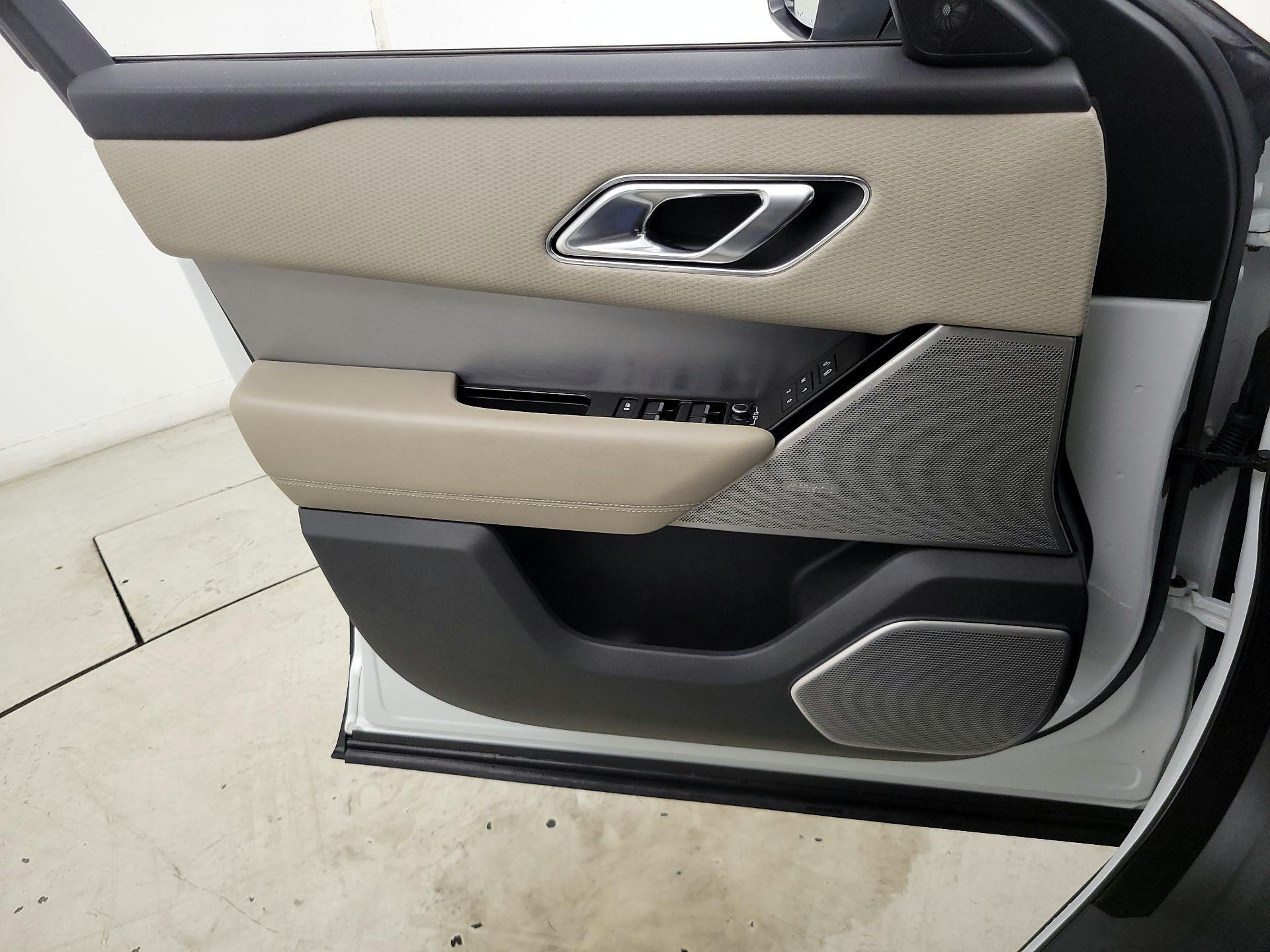 Thumbnail: 2018 Land Rover Range Rover Velar - 12