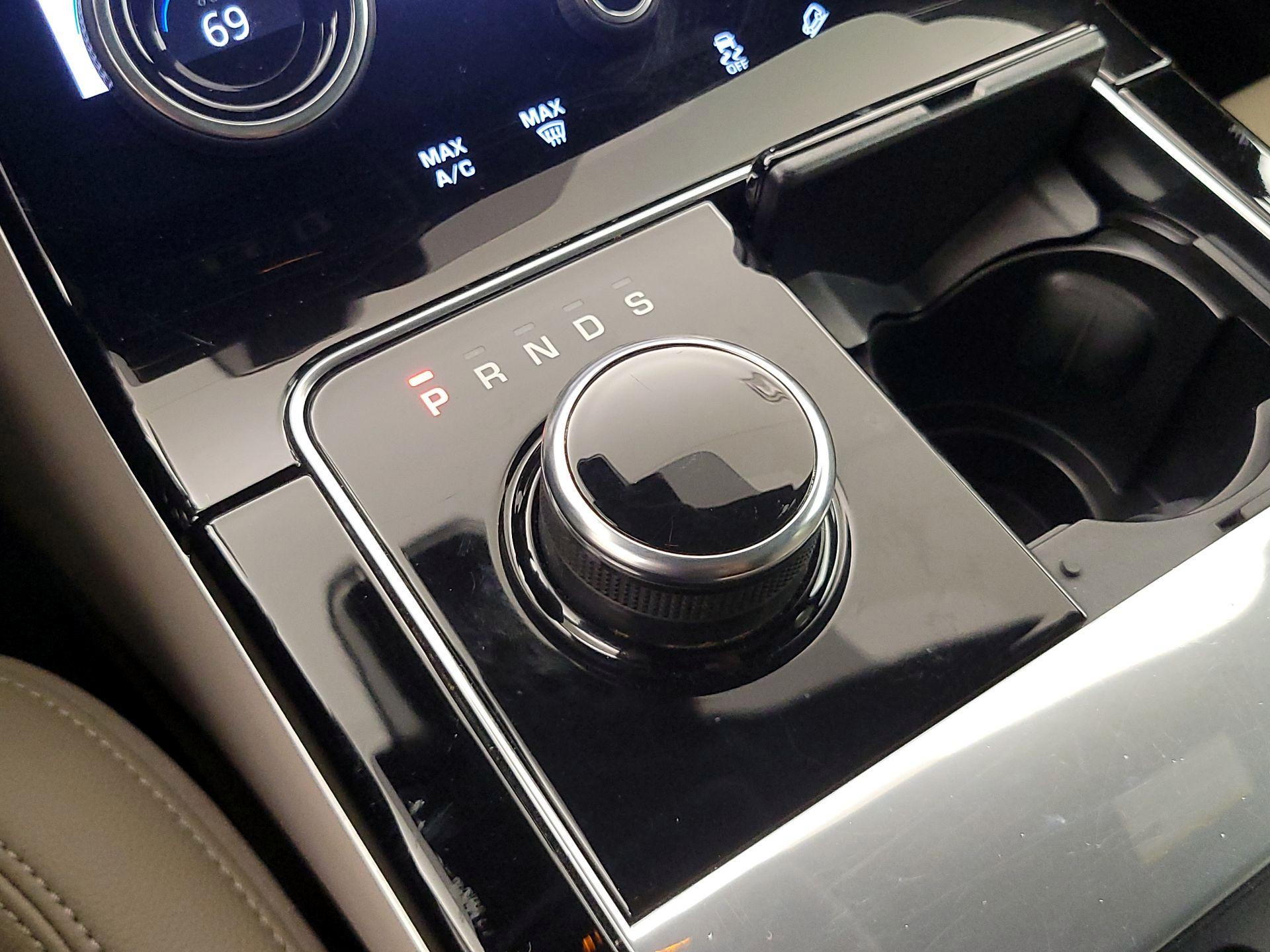 Thumbnail: 2018 Land Rover Range Rover Velar - 18