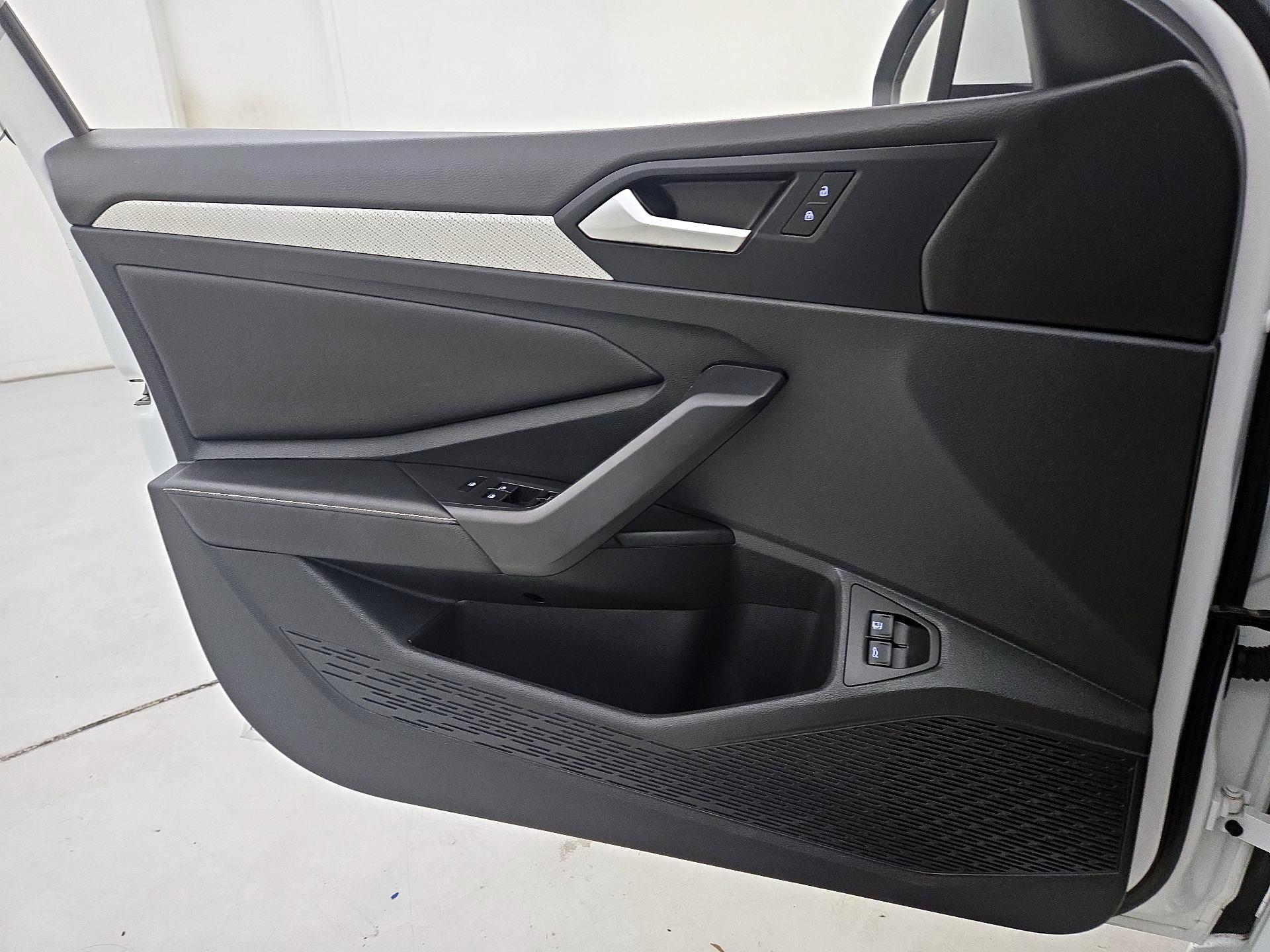 Thumbnail: 2024 Volkswagen Jetta - 12