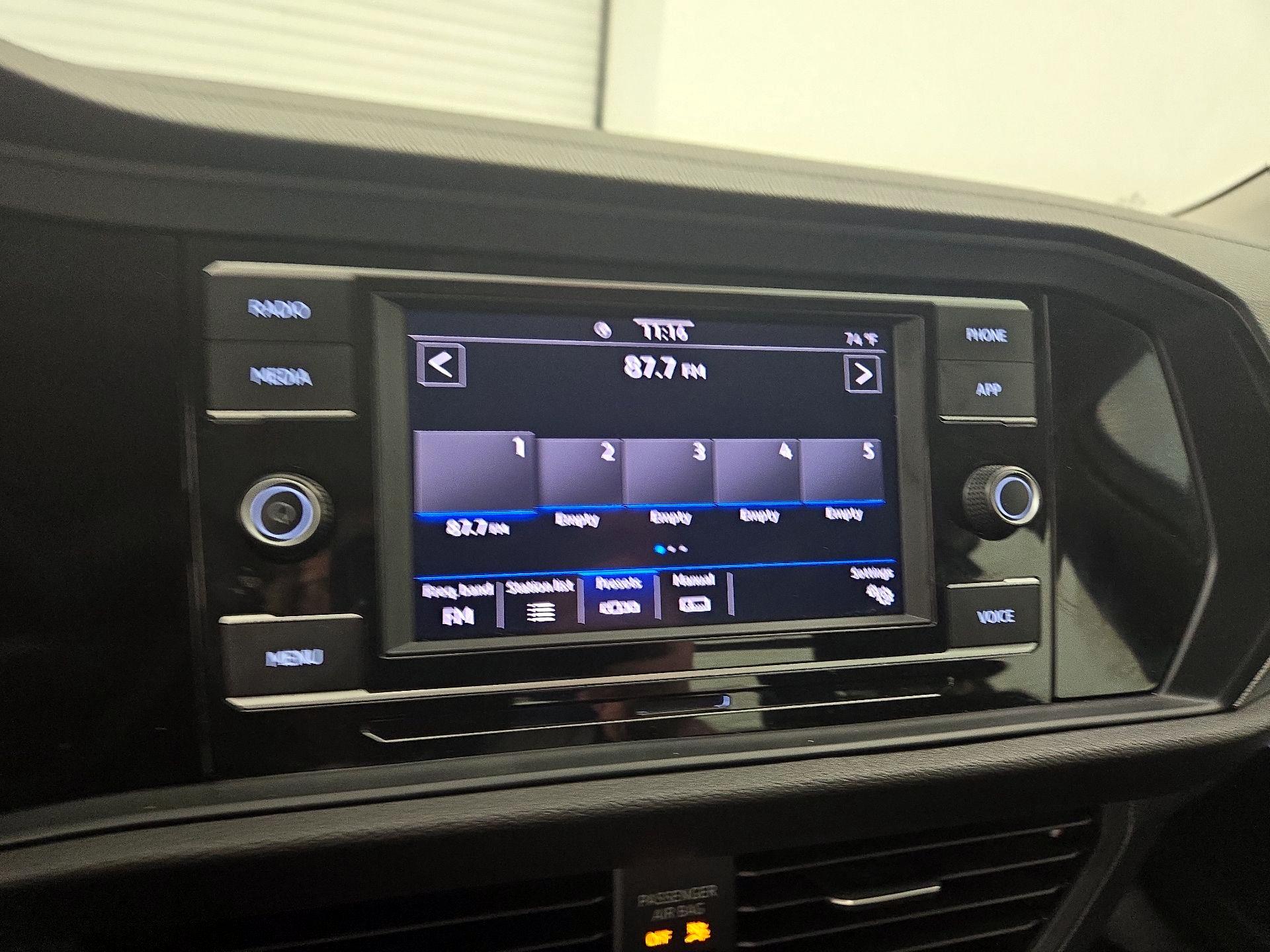 Thumbnail: 2024 Volkswagen Jetta - 15