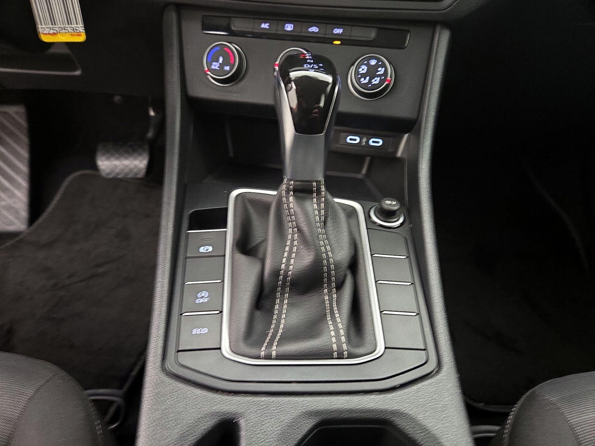 Thumbnail: 2024 Volkswagen Jetta - 17