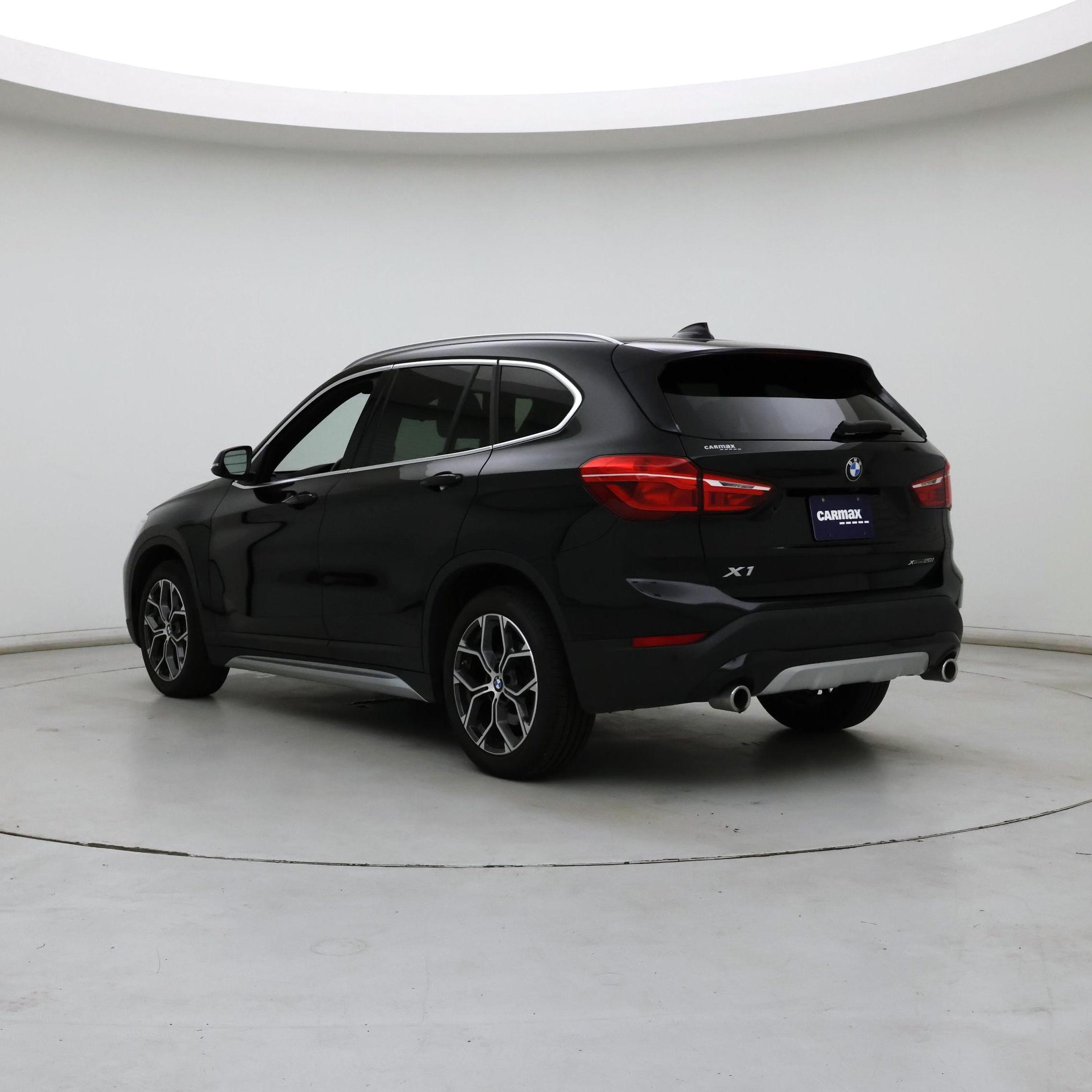 Thumbnail: 2021 BMW X1 - 2