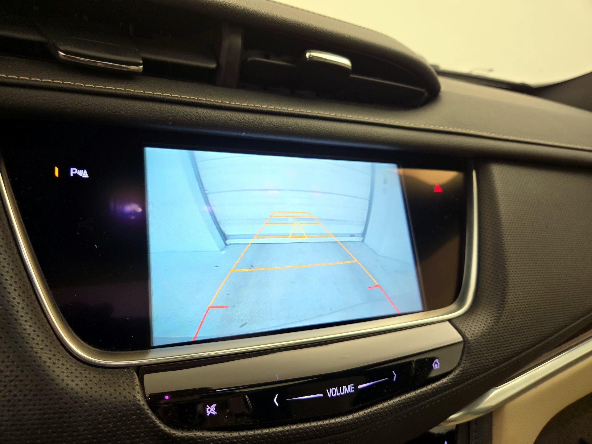 Thumbnail: 2017 Cadillac XT5 - 15