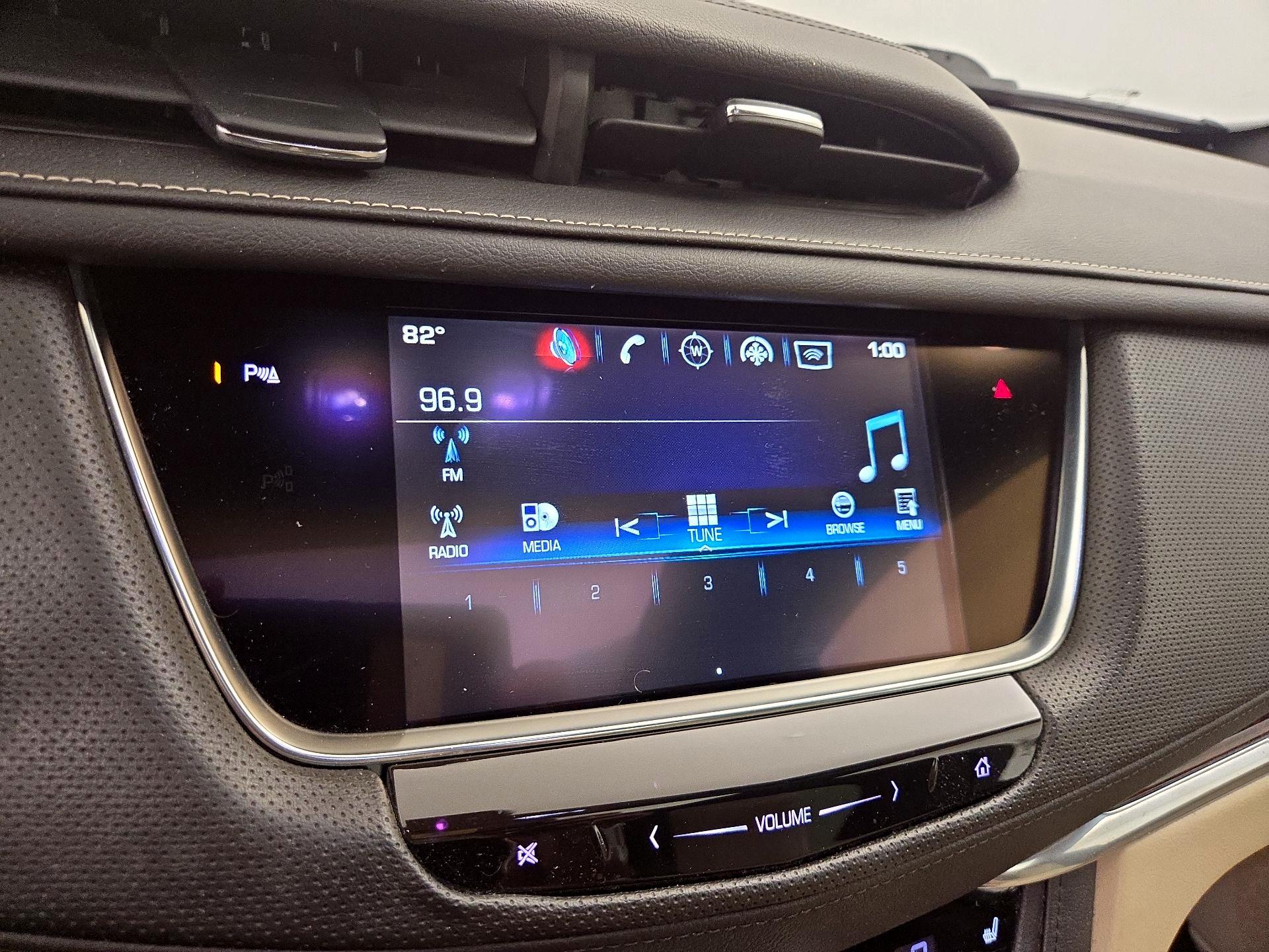 Thumbnail: 2017 Cadillac XT5 - 16