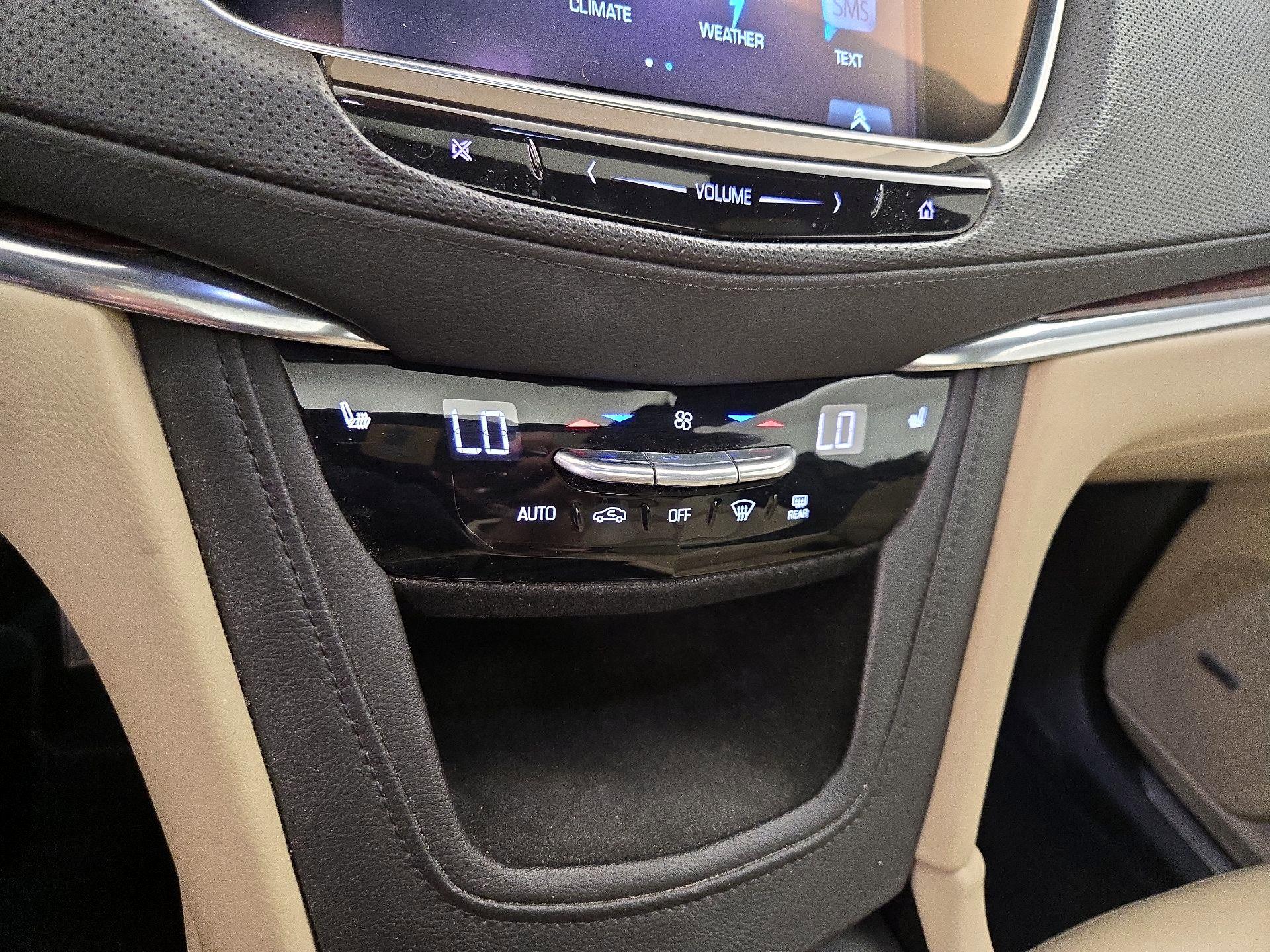 Thumbnail: 2017 Cadillac XT5 - 17