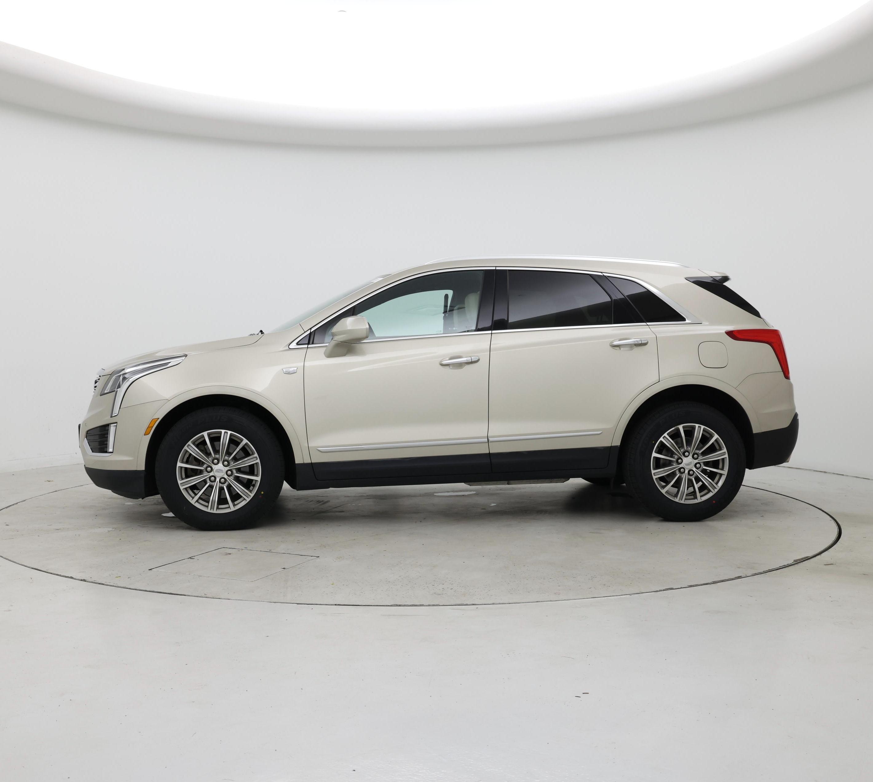 Thumbnail: 2017 Cadillac XT5 - 3