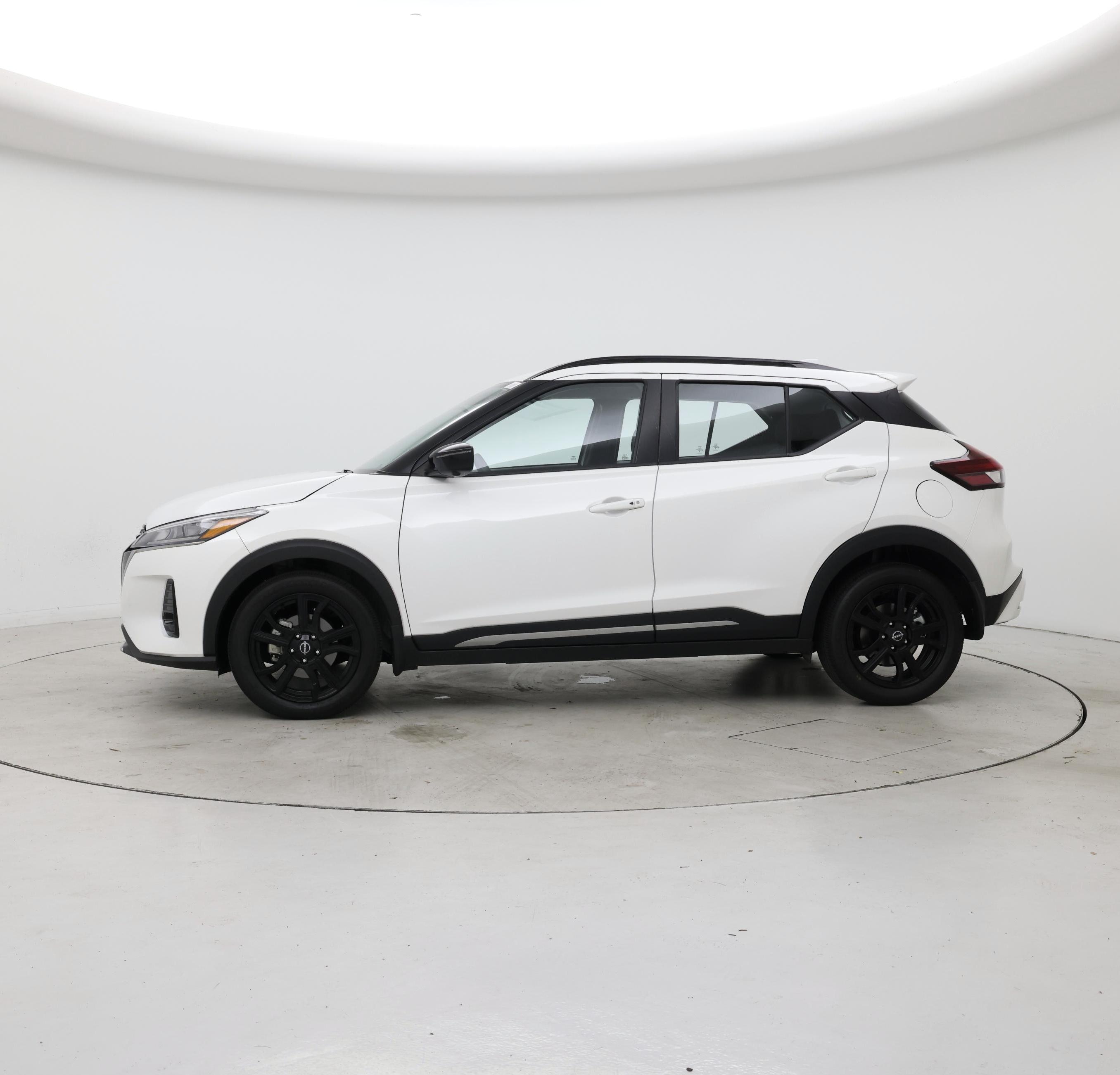 Thumbnail: 2024 Nissan Kicks - 3