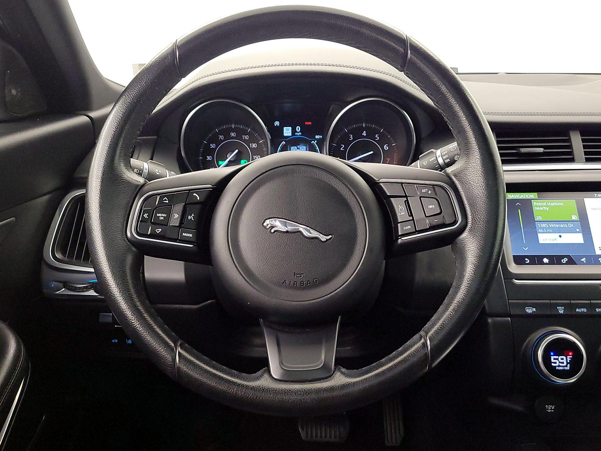Thumbnail: 2019 Jaguar E-Pace - 10
