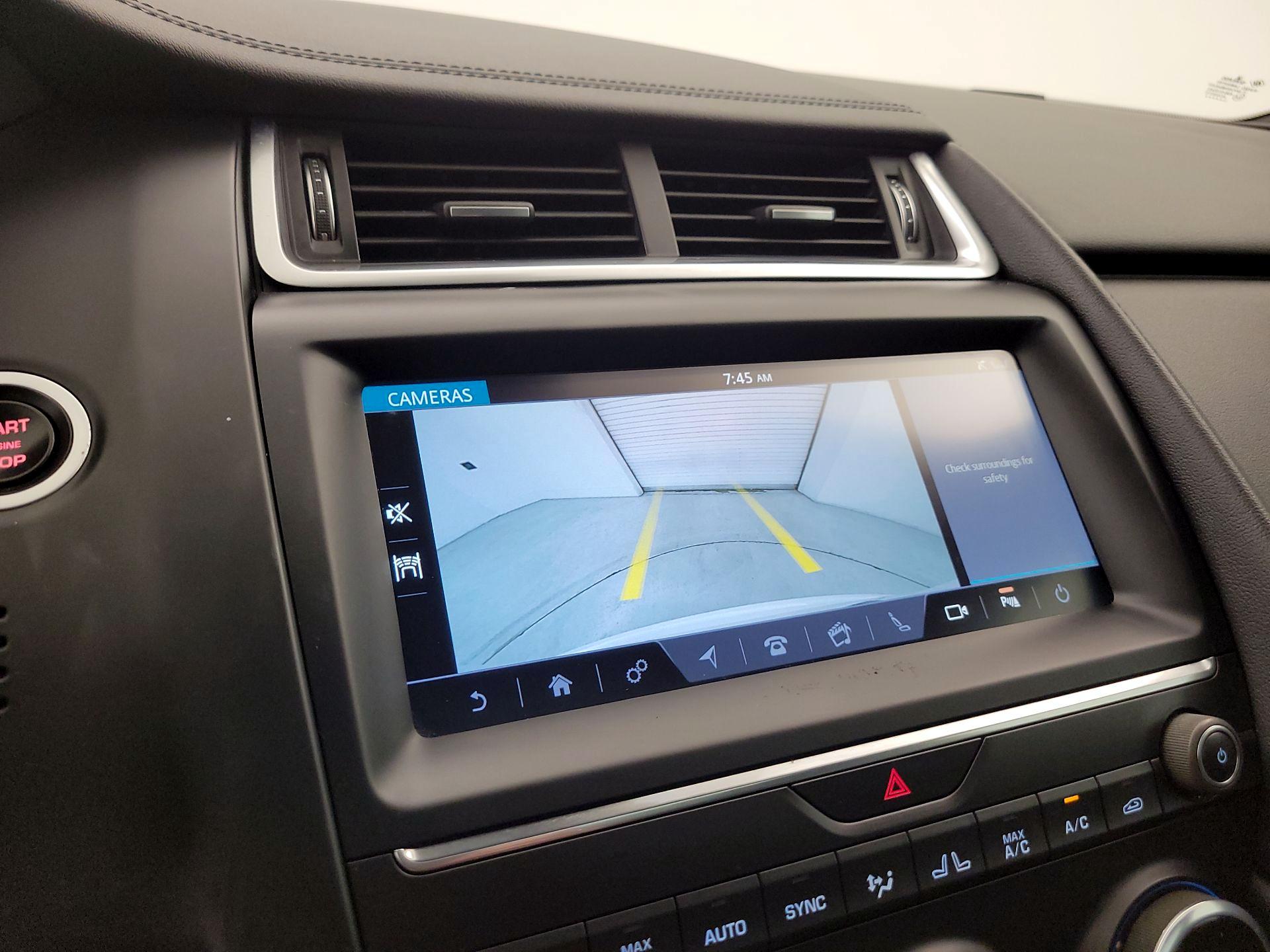 Thumbnail: 2019 Jaguar E-Pace - 15