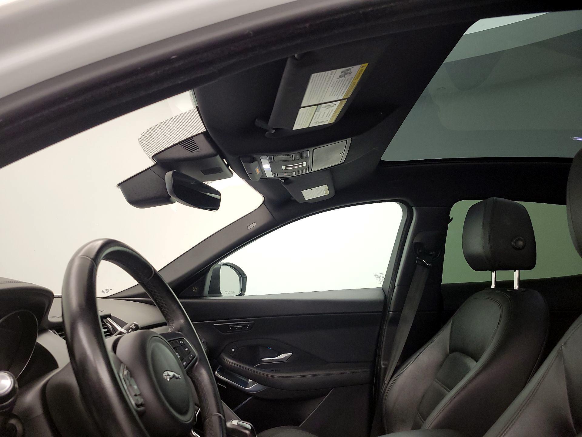 Thumbnail: 2019 Jaguar E-Pace - 20