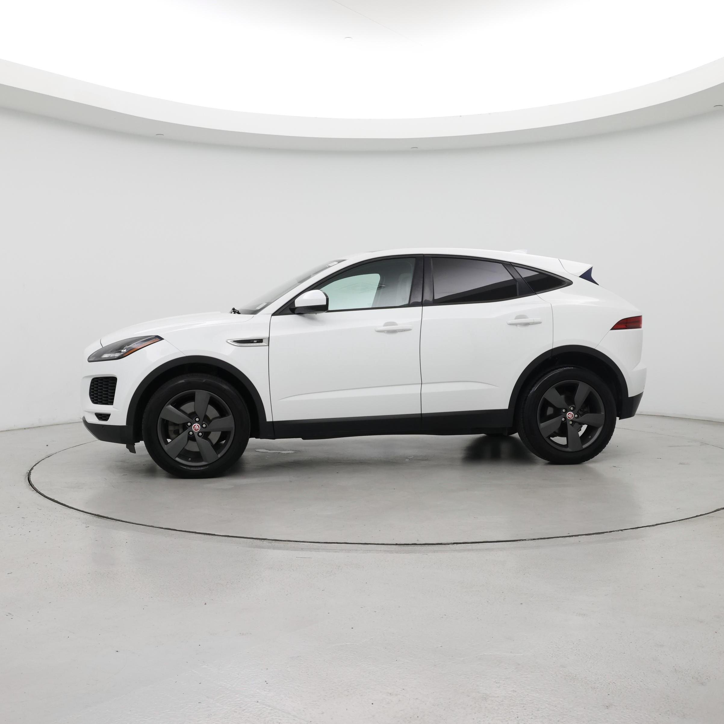 Thumbnail: 2019 Jaguar E-Pace - 3