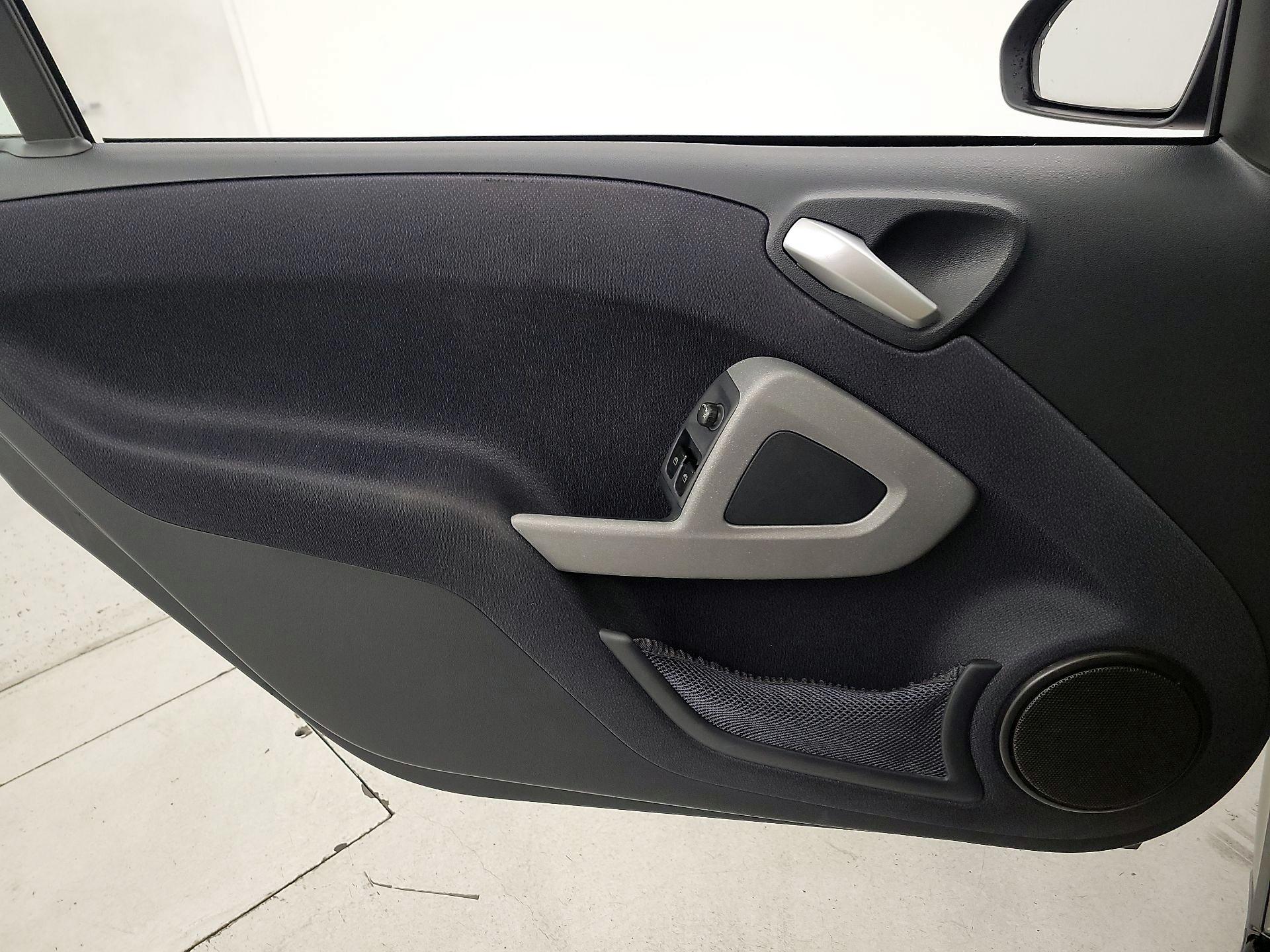 Thumbnail: 2015 smart fortwo - 12