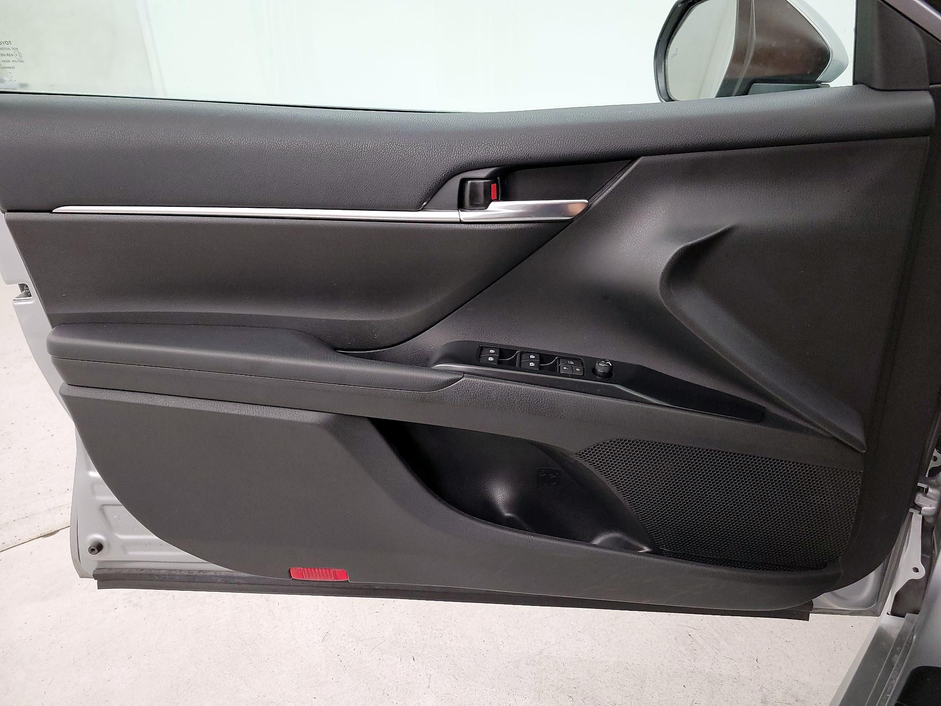 Thumbnail: 2020 Toyota Camry - 12