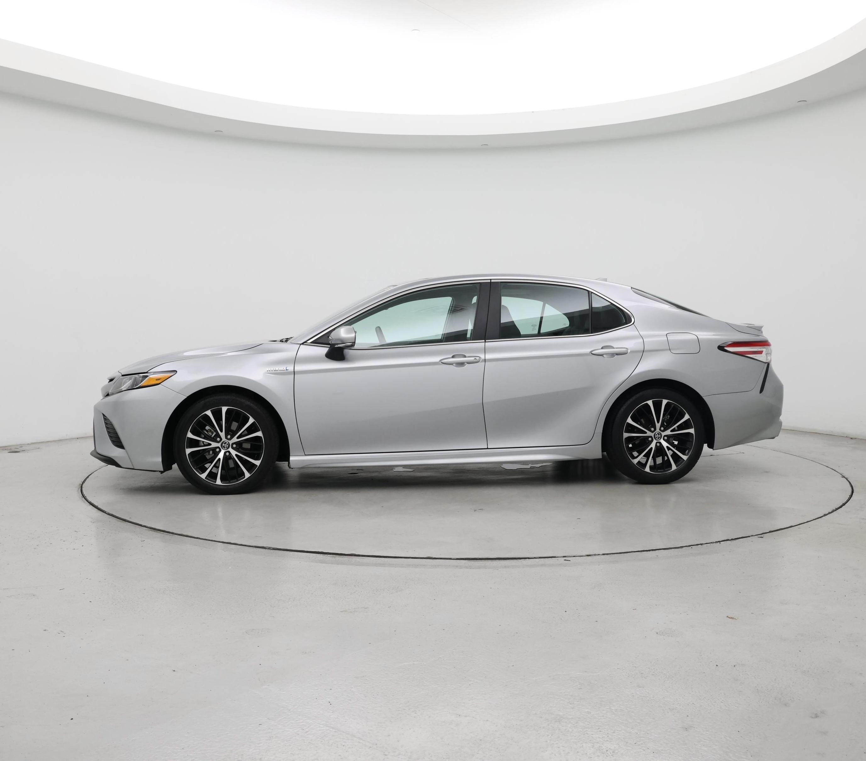Thumbnail: 2020 Toyota Camry - 3
