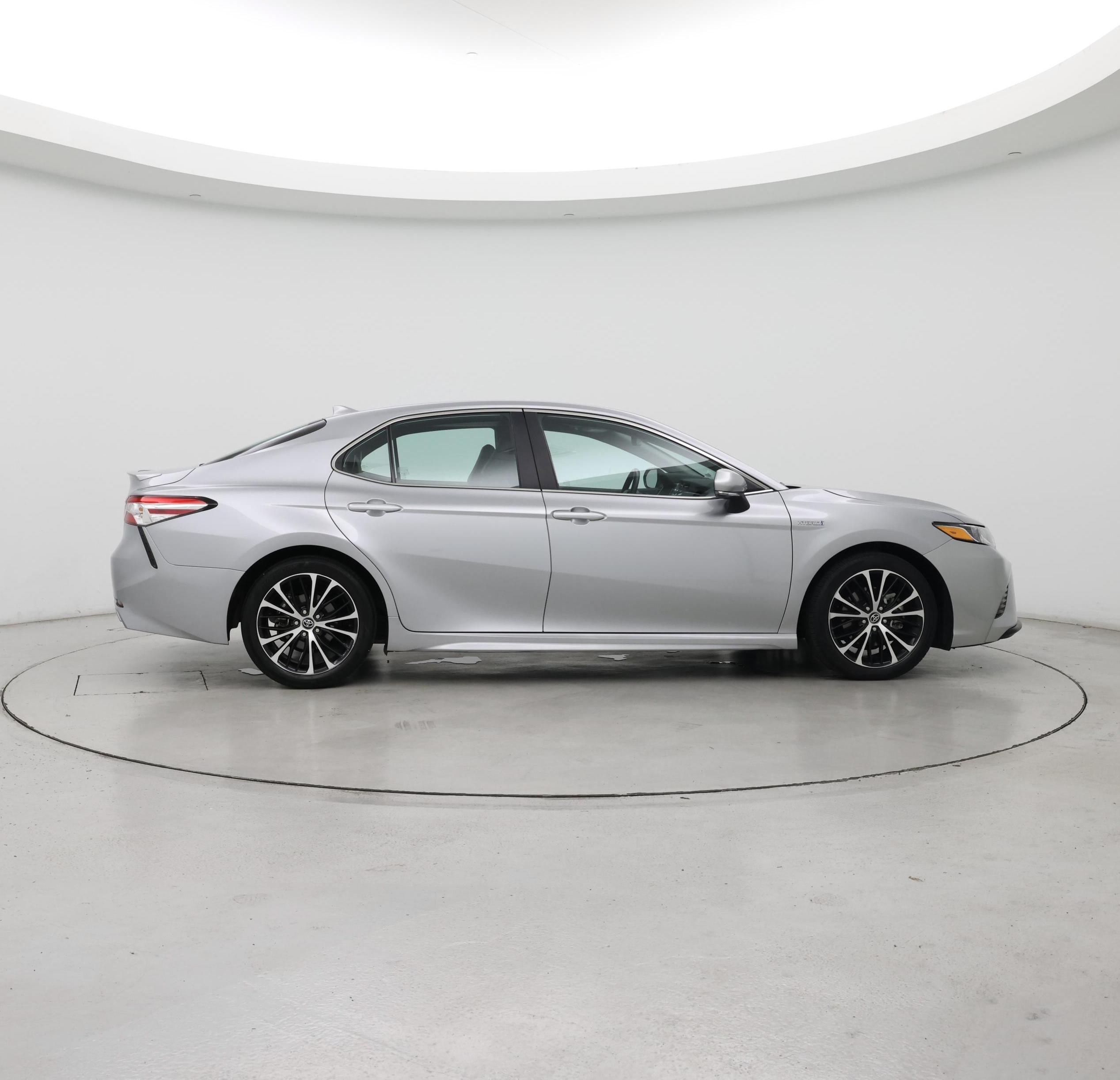 Thumbnail: 2020 Toyota Camry - 7