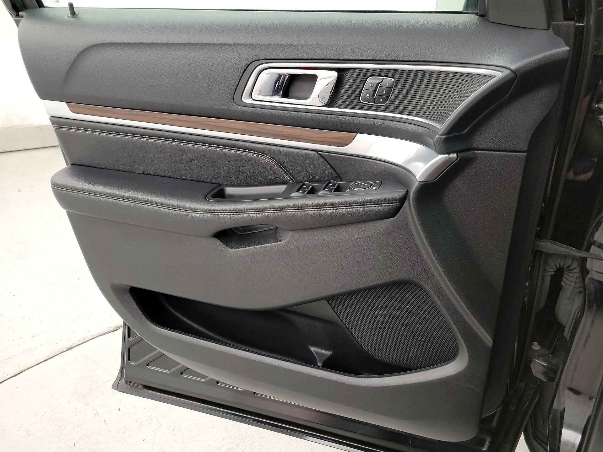 Thumbnail: 2016 Ford Explorer - 12
