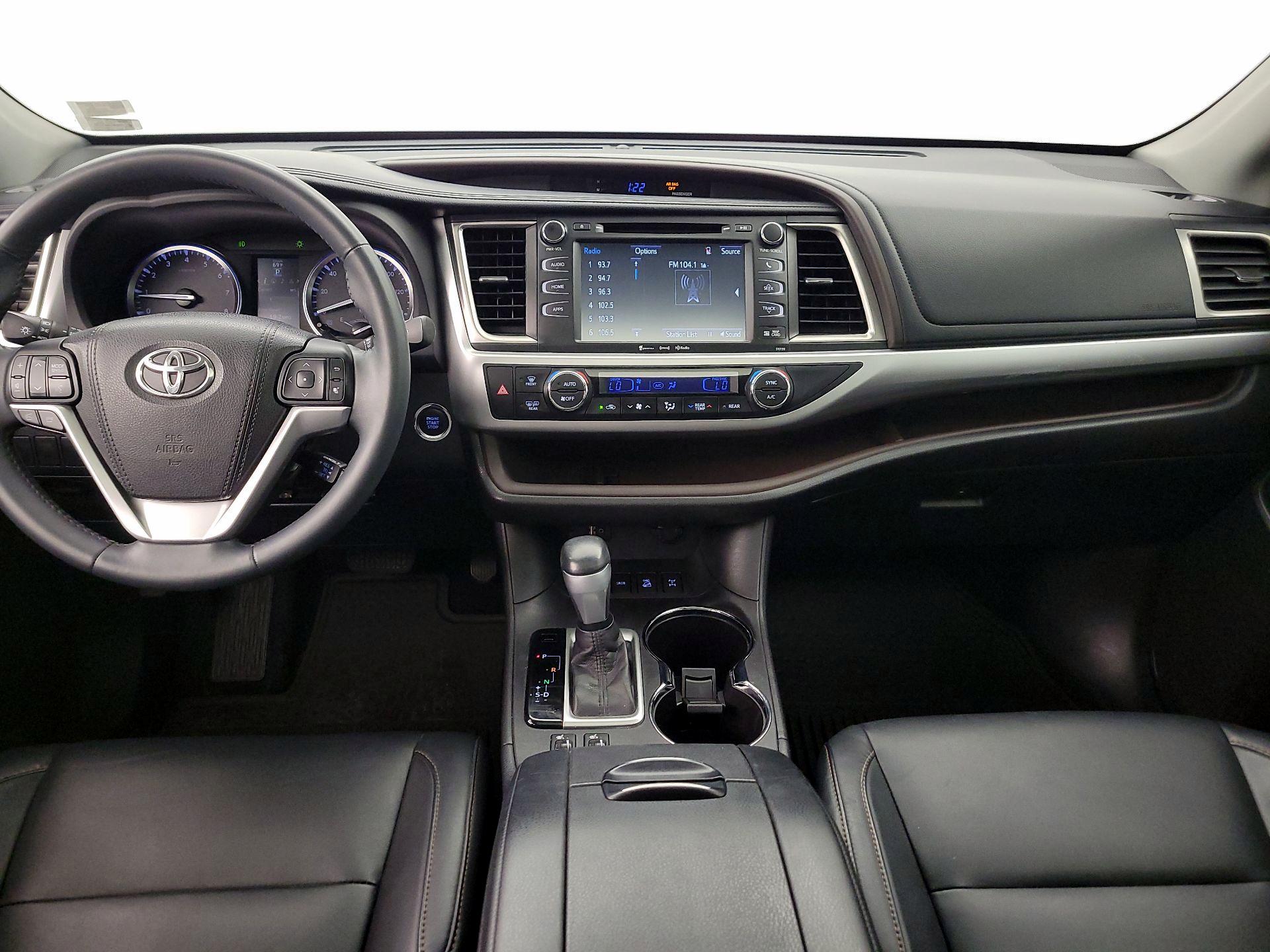 Thumbnail: 2016 Toyota Highlander - 9