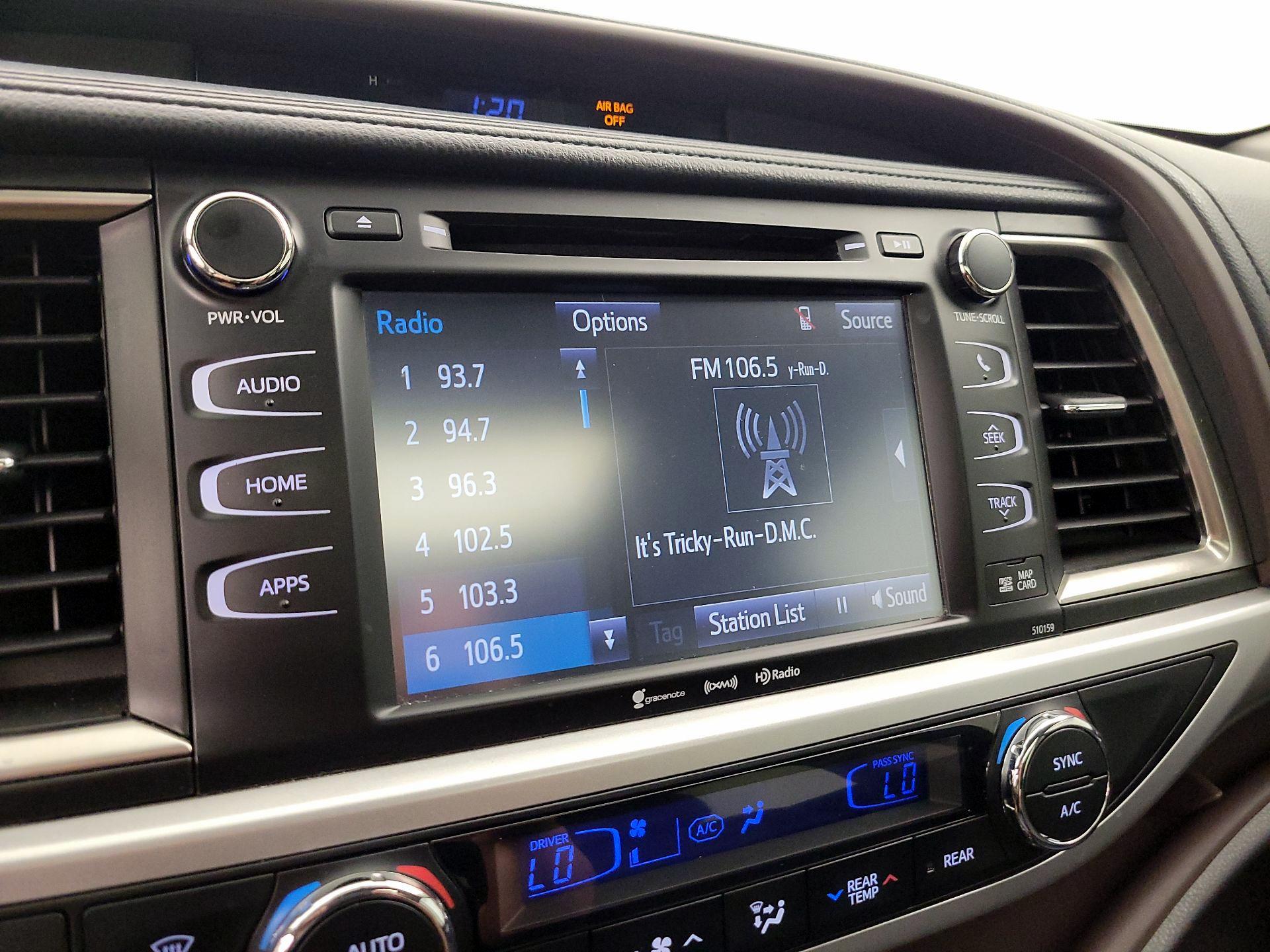 Thumbnail: 2016 Toyota Highlander - 15