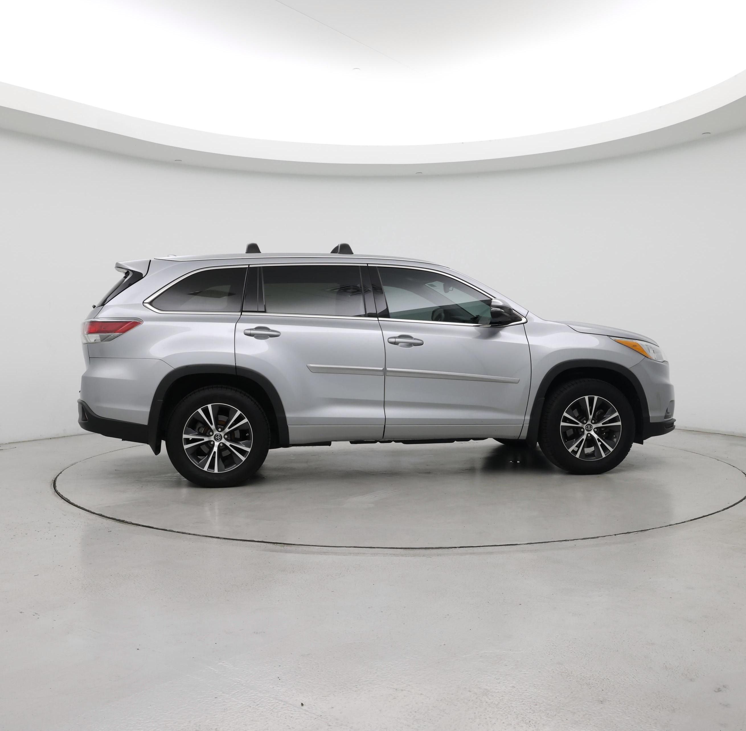Thumbnail: 2016 Toyota Highlander - 7