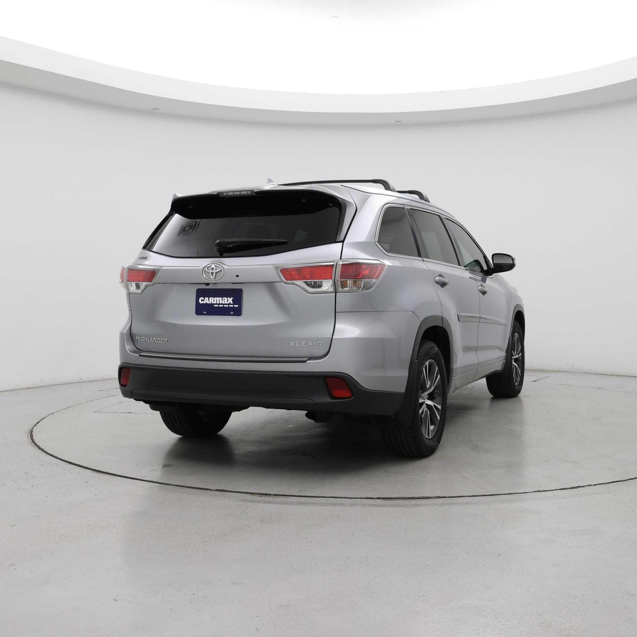 Thumbnail: 2016 Toyota Highlander - 8
