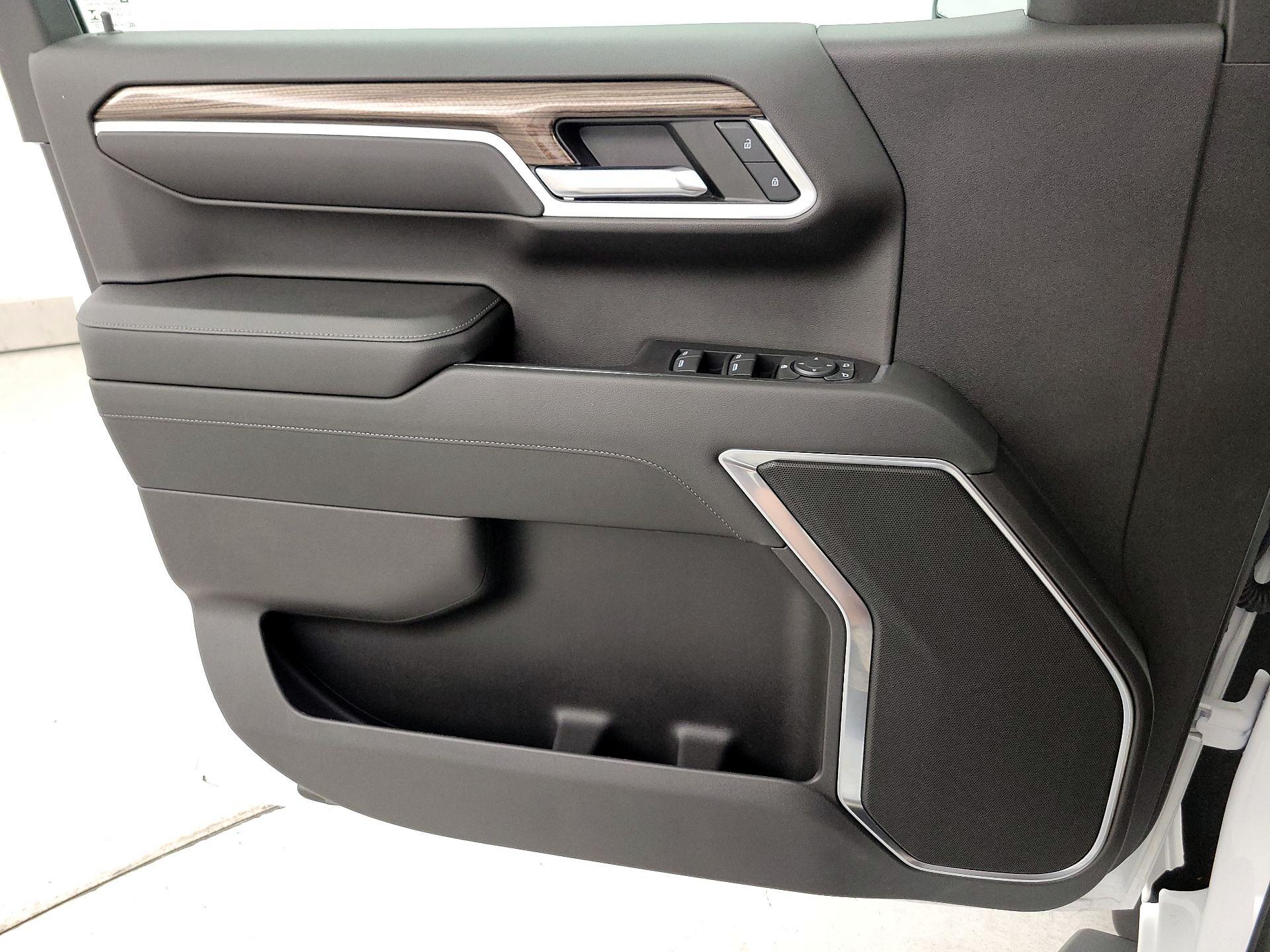 Thumbnail: 2022 Chevrolet Silverado 1500 - 12