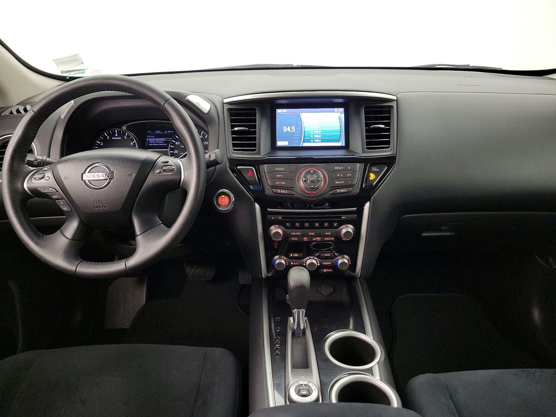 Thumbnail: 2015 Nissan Pathfinder - 9