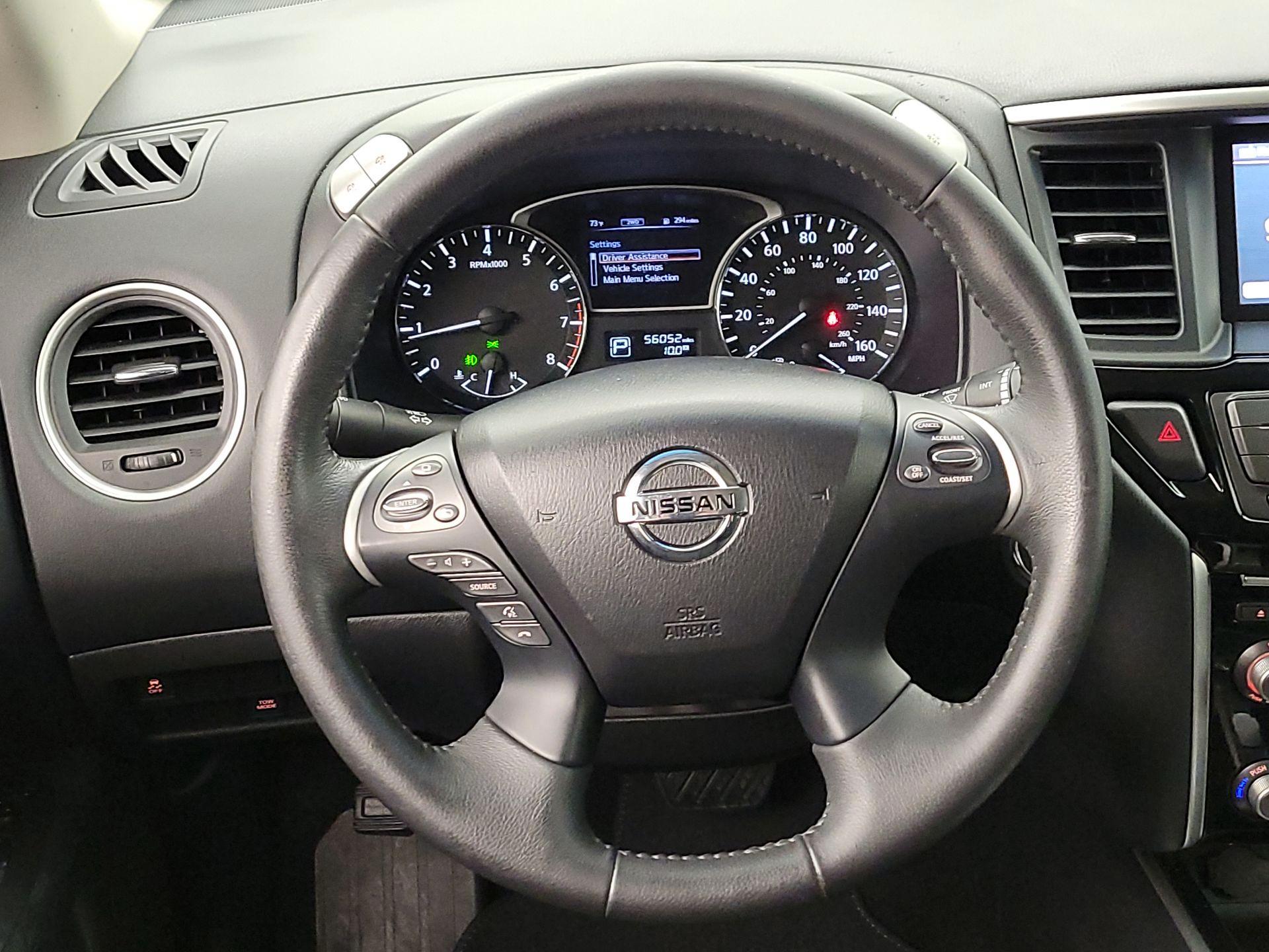 Thumbnail: 2015 Nissan Pathfinder - 10