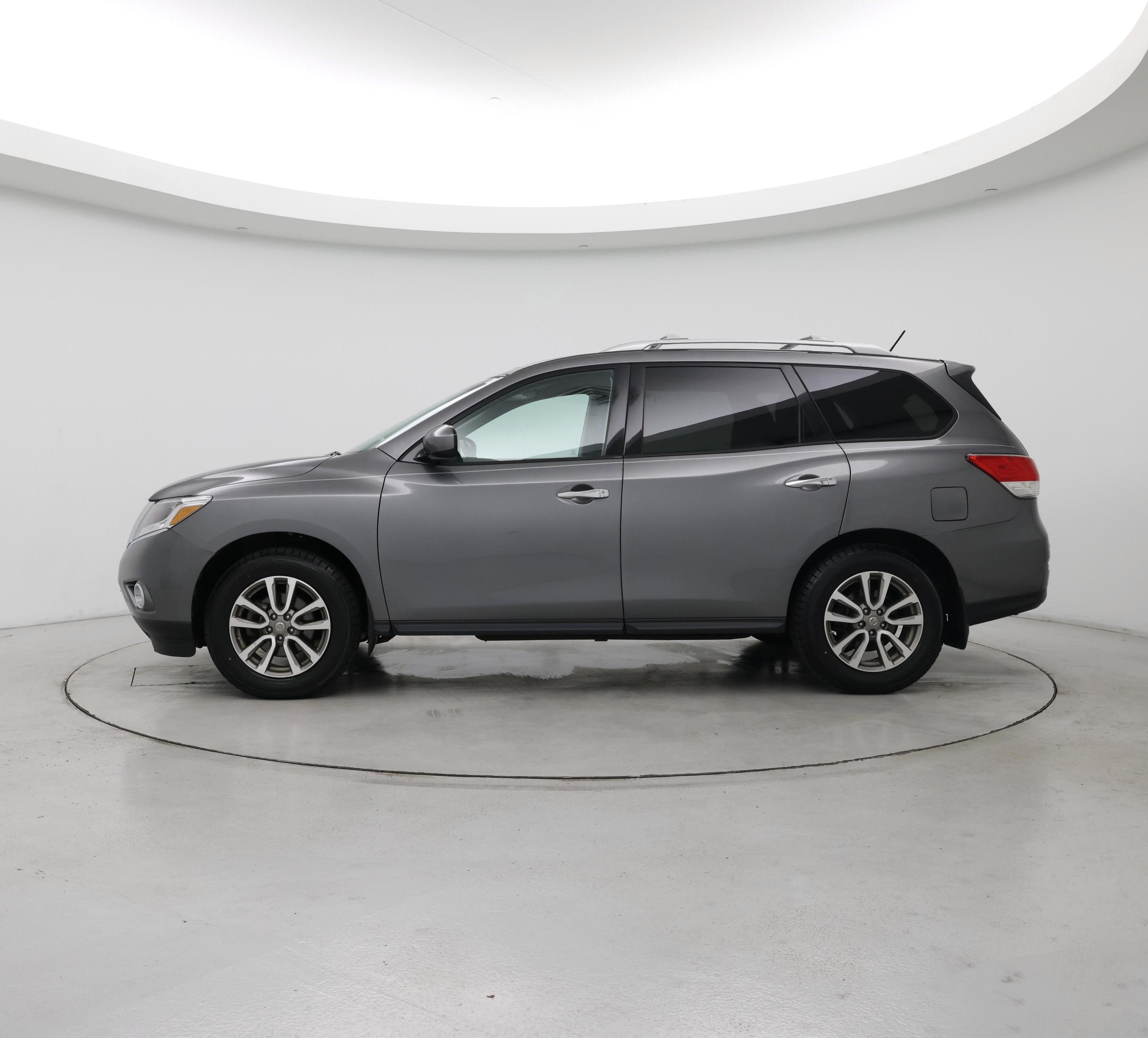 Thumbnail: 2015 Nissan Pathfinder - 3