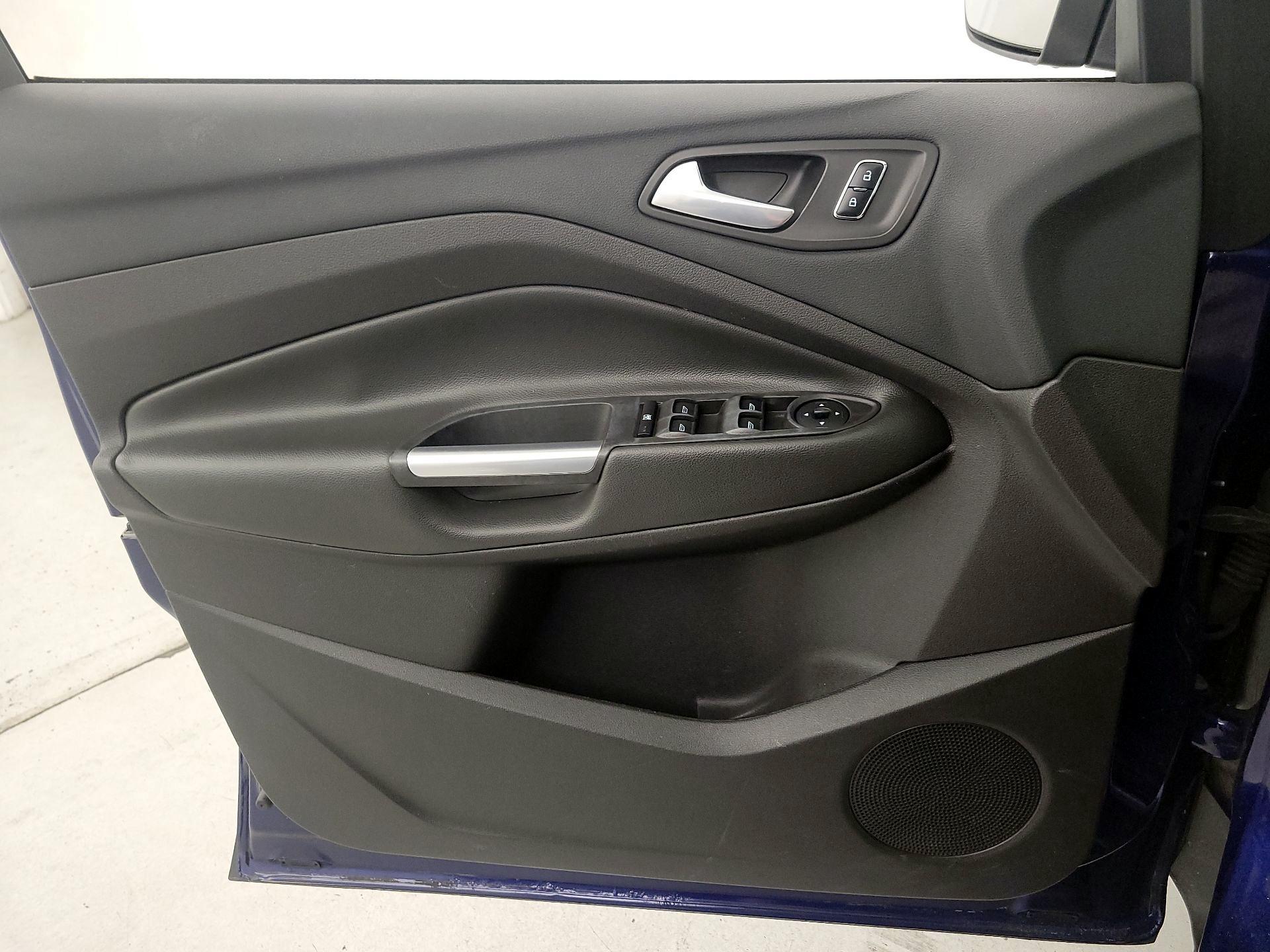 Thumbnail: 2016 Ford Escape - 12
