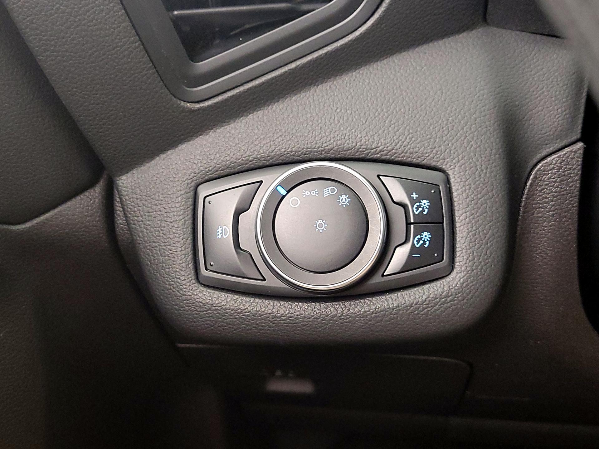 Thumbnail: 2016 Ford Escape - 13